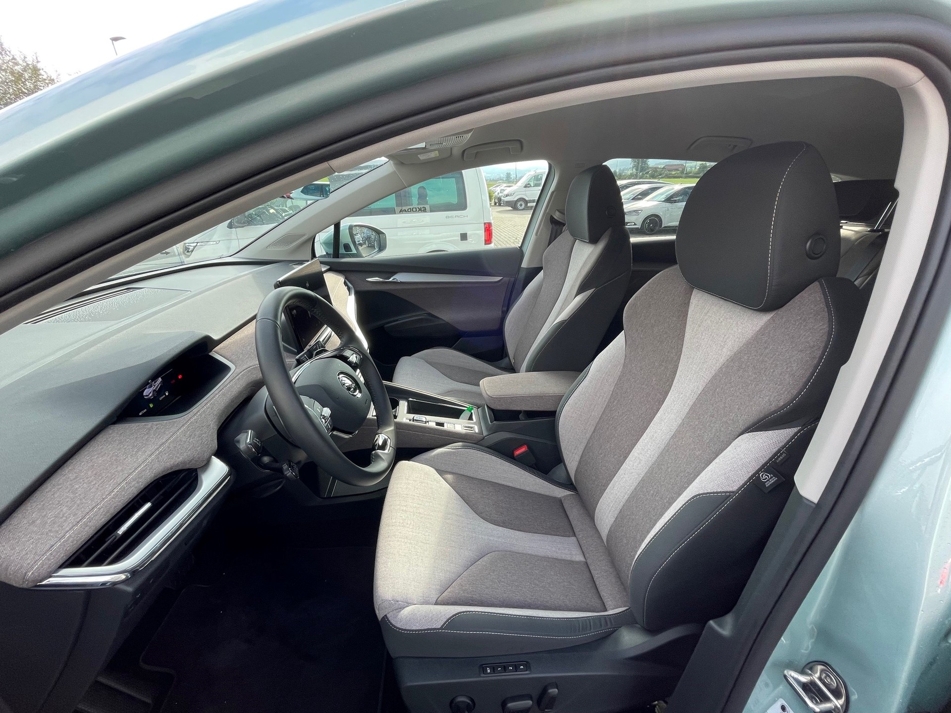 SKODA Enyaq iV 60-image-3