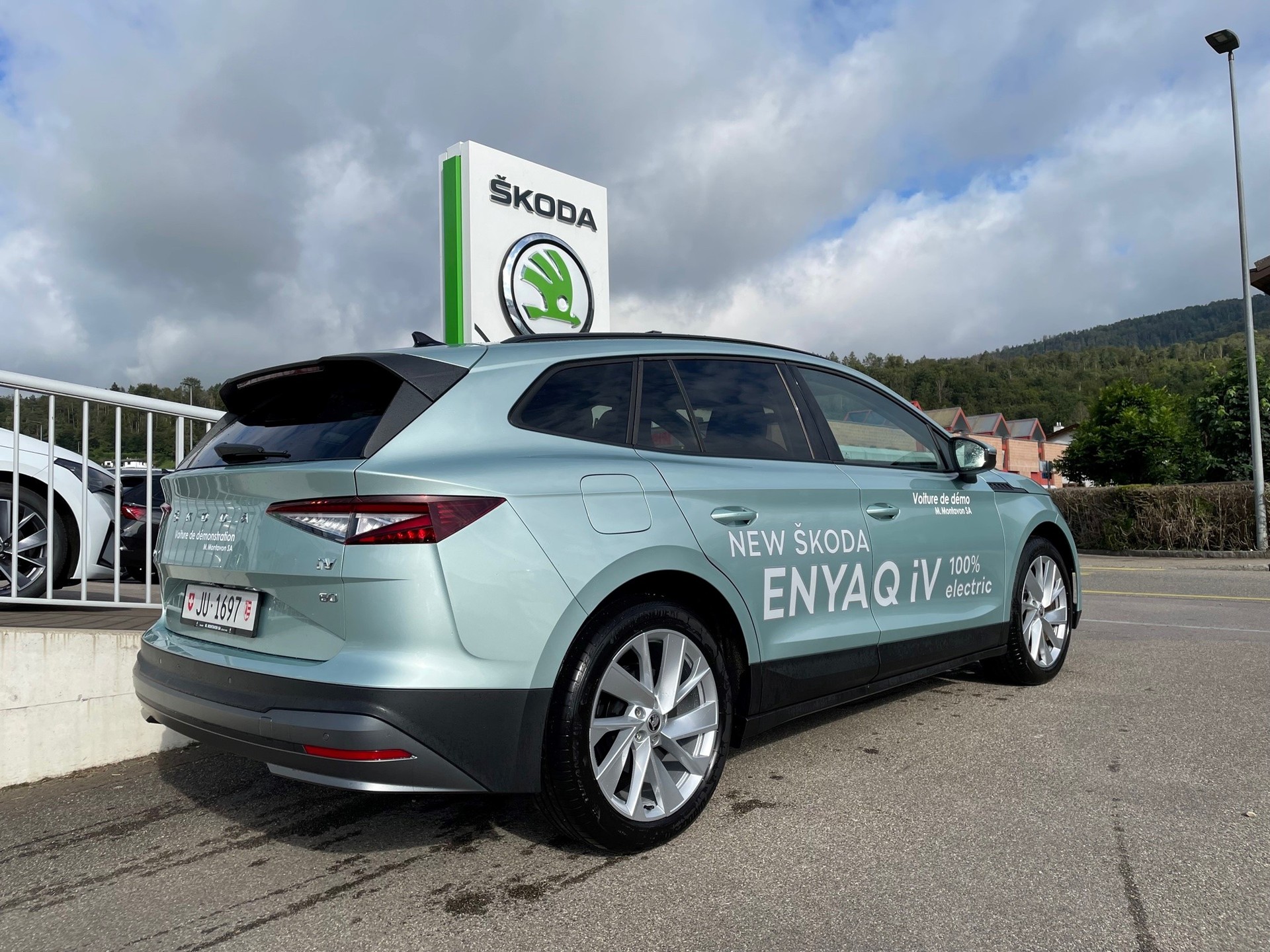 SKODA Enyaq iV 60-image-2