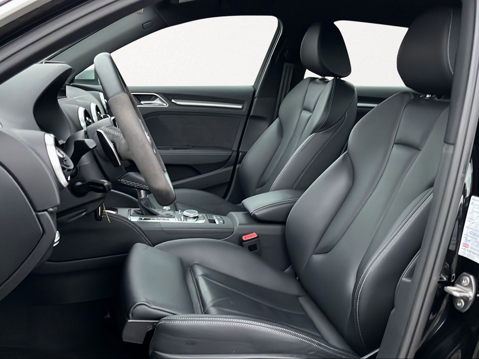 AUDI RS3 Sportback 2.5 TSI quattro S-tronic-image-5