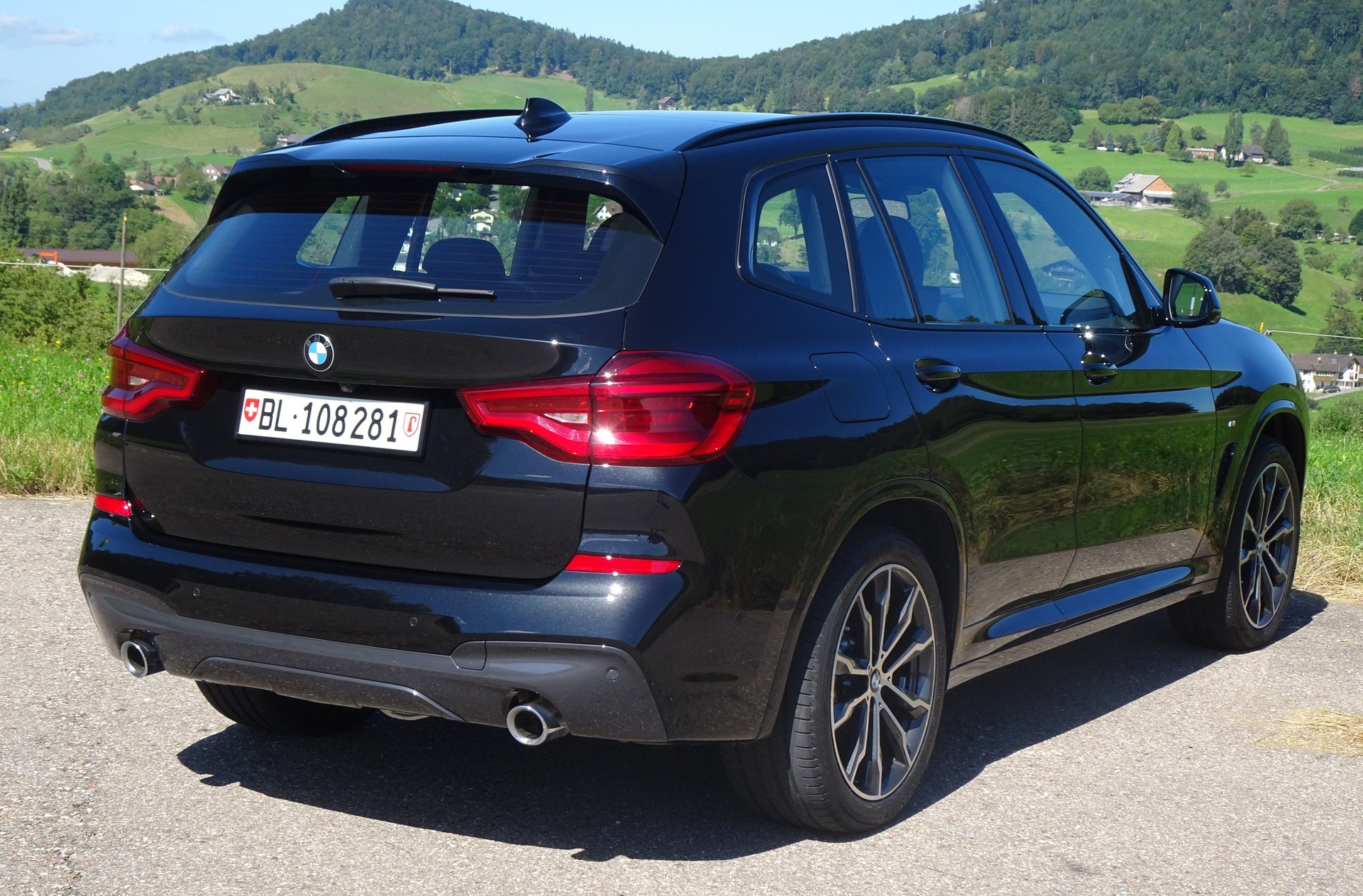 BMW X3 xDrive 30d Individual M Sport Steptronic-image-2