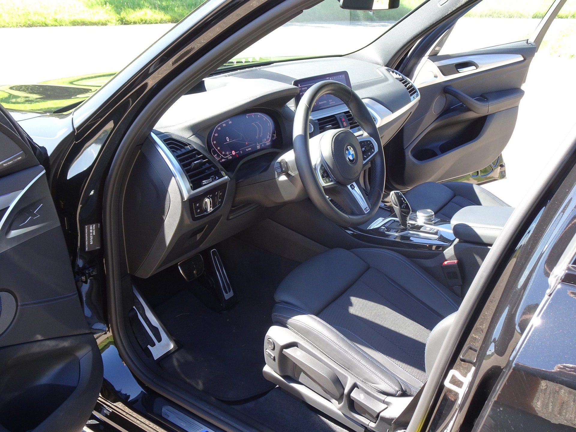 BMW X3 xDrive 30d Individual M Sport Steptronic-image-9