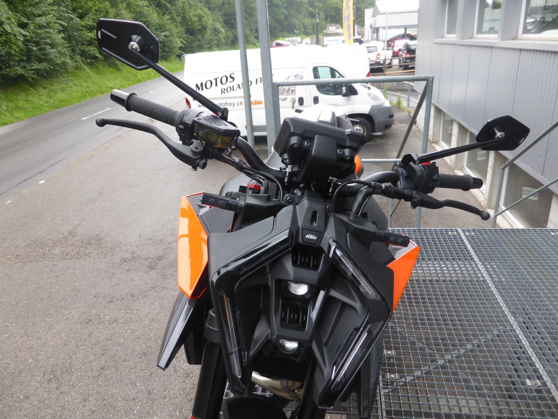 KTM 990 Duke-image-8
