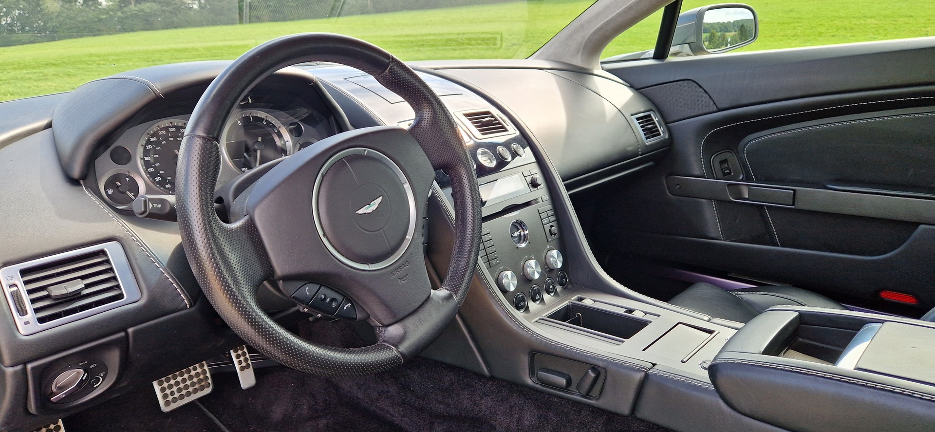 ASTON MARTIN V8 Vantage 4.3 Sportshift-image-3