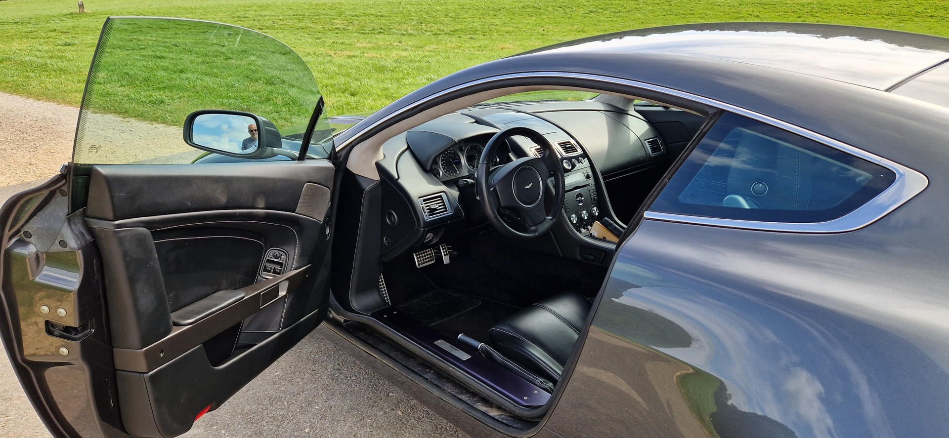 ASTON MARTIN V8 Vantage 4.3 Sportshift-image-4