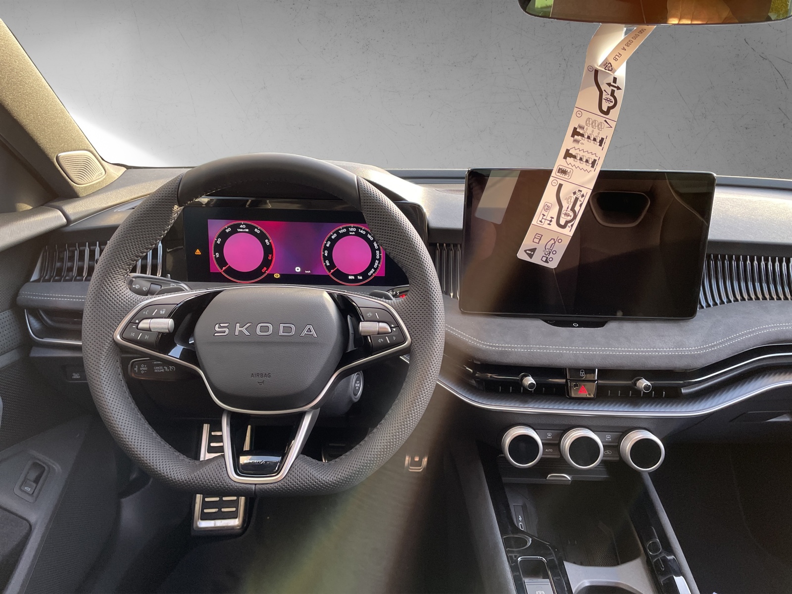 SKODA Superb Combi 2.0 TSI Sportline 4x4 DSG-image-9