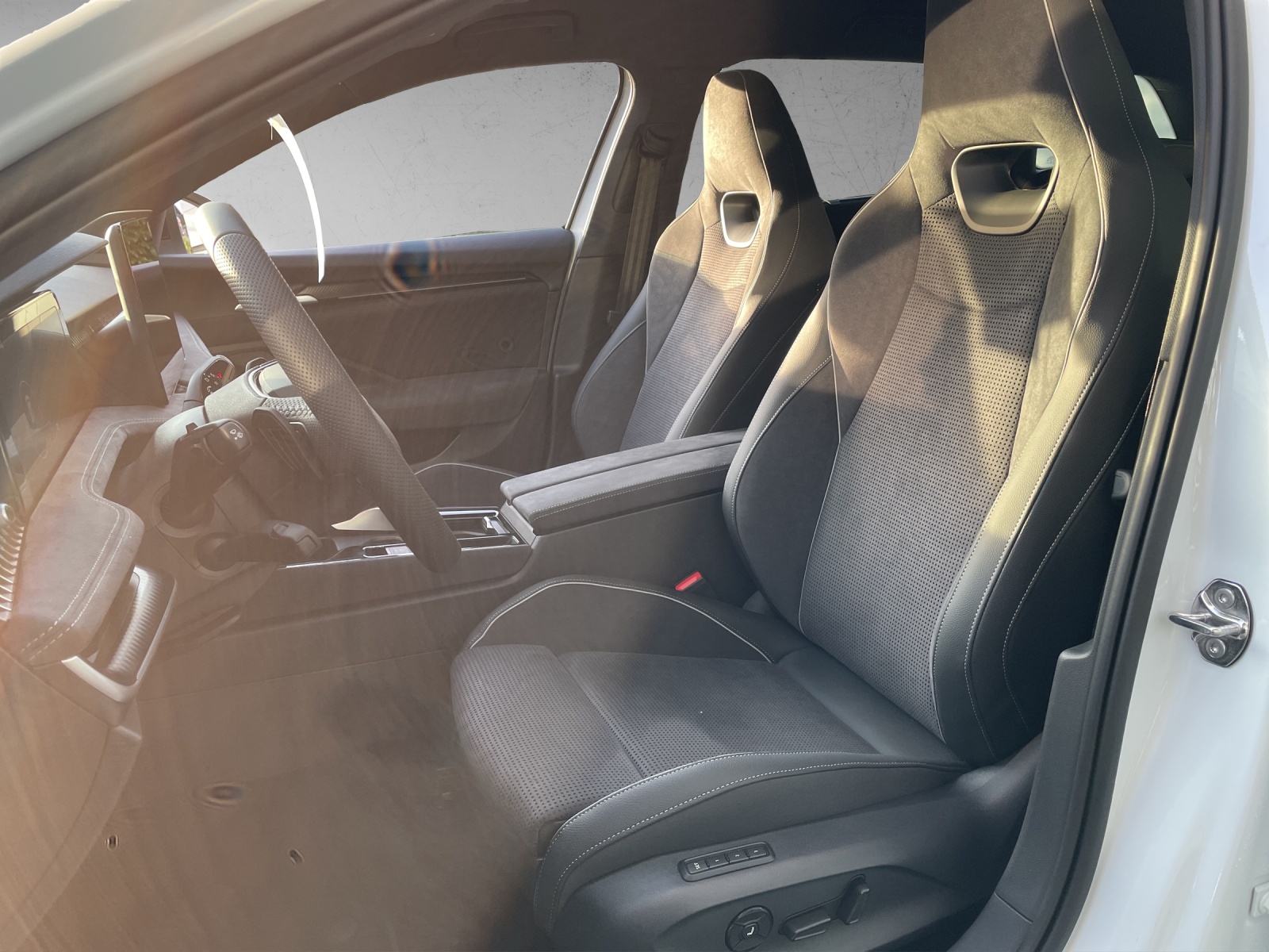 SKODA Superb Combi 2.0 TSI Sportline 4x4 DSG-image-7