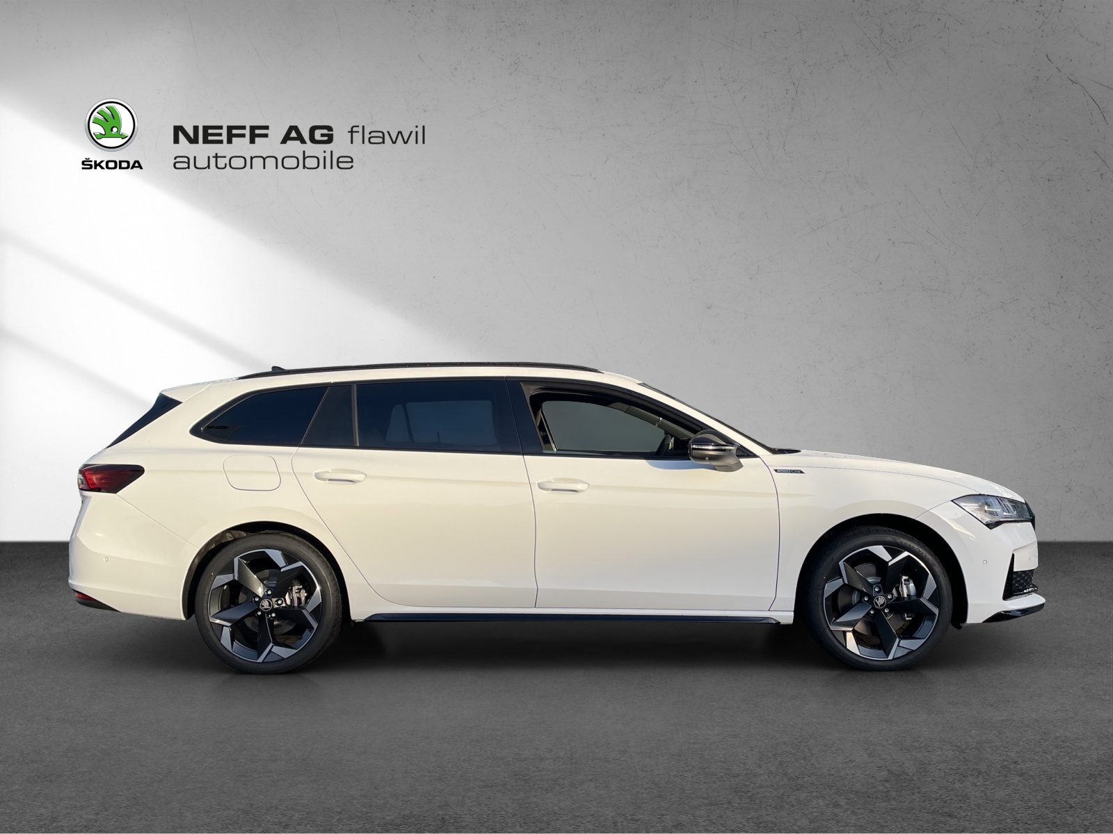 SKODA Superb Combi 2.0 TSI Sportline 4x4 DSG-showroom-element-3