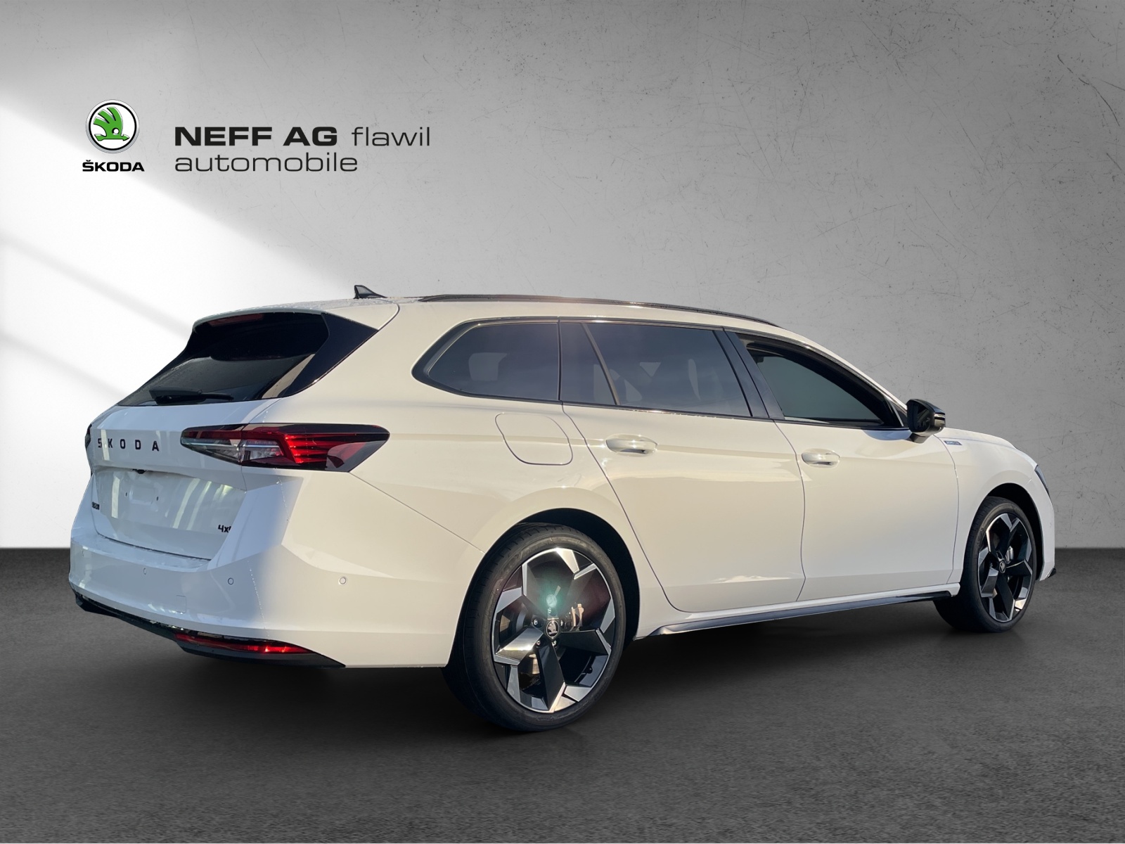 SKODA Superb Combi 2.0 TSI Sportline 4x4 DSG-image-4
