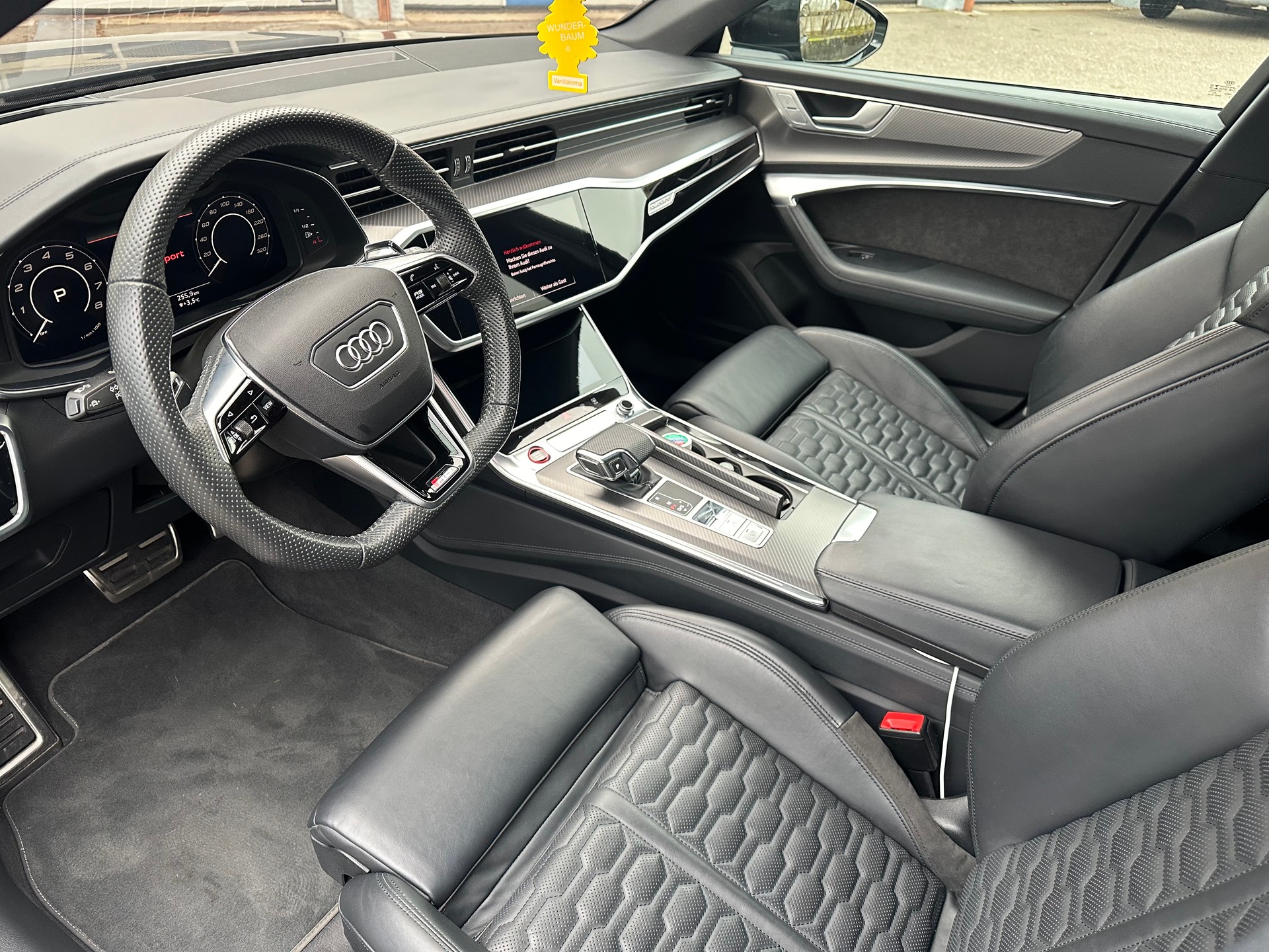 AUDI RS6 Avant 4.0 TFSI V8 quattro-image-7