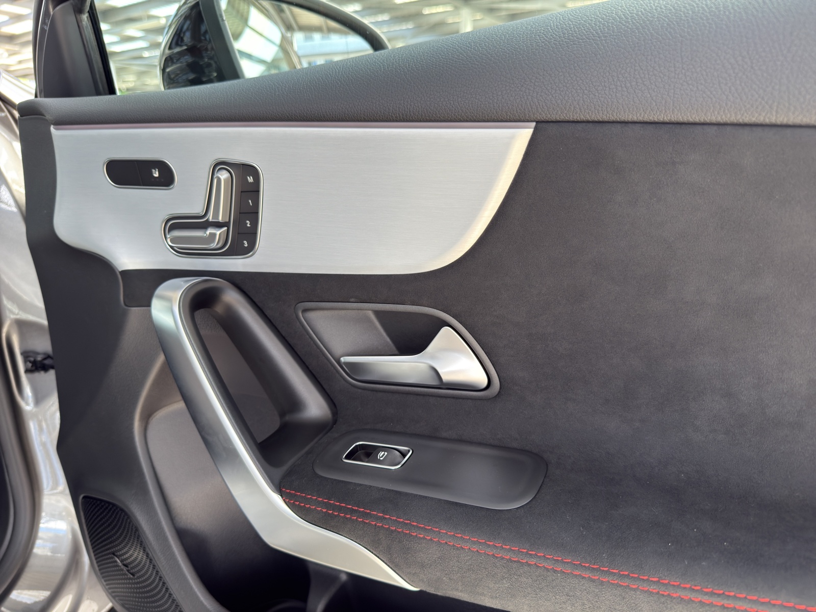 MERCEDES-BENZ A 250 4Matic 8G-DCT-image-15