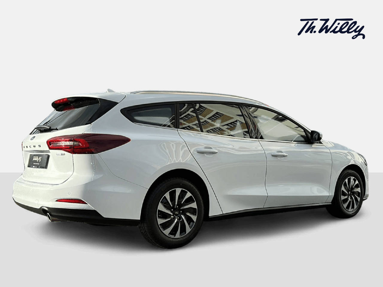 FORD Focus Station Wagon 1.0i EcoB Hybrid 155 Titanium-image-4