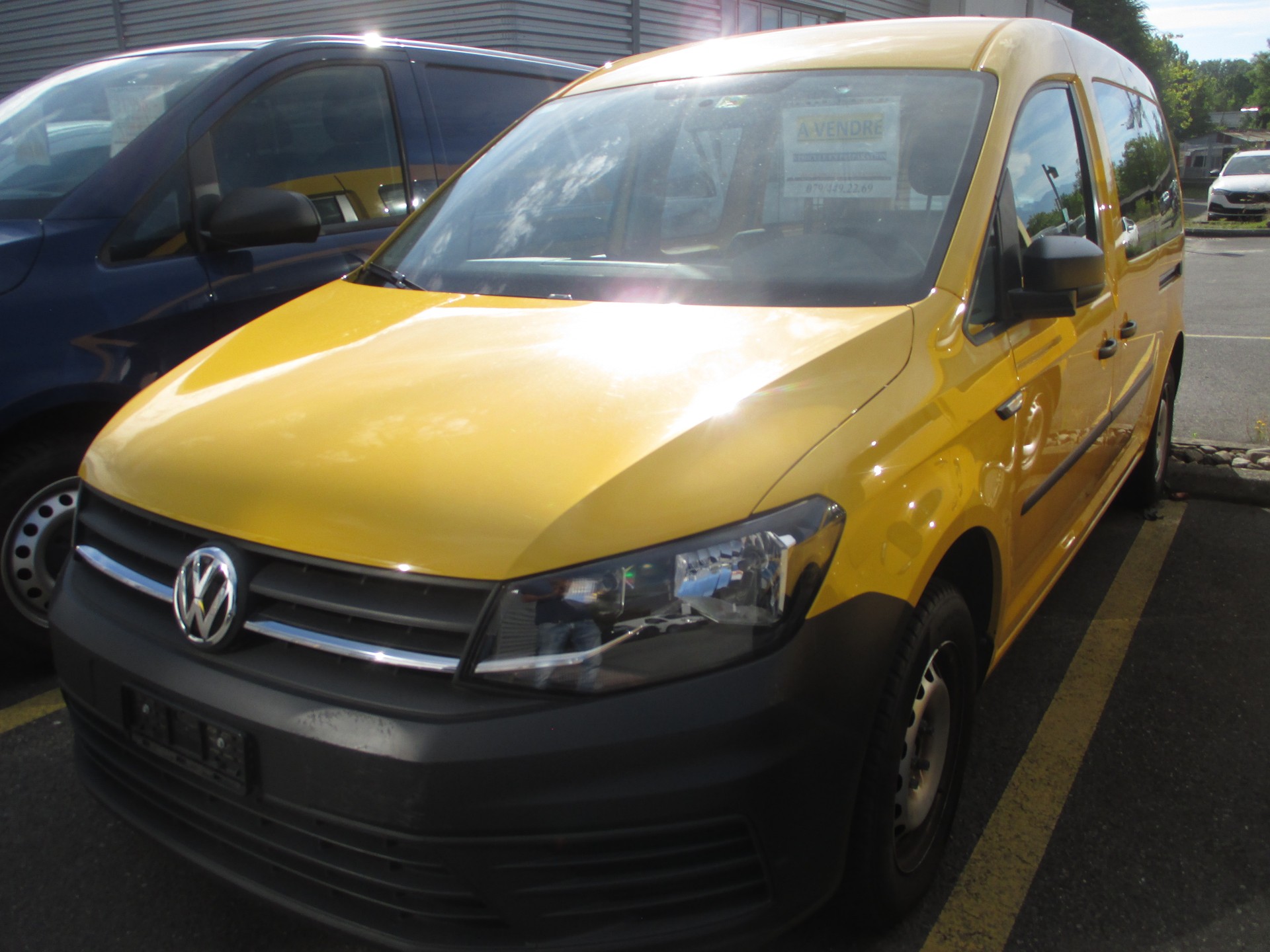 VW Caddy Maxi 1.0TSI BlueMotion Technology-image-0
