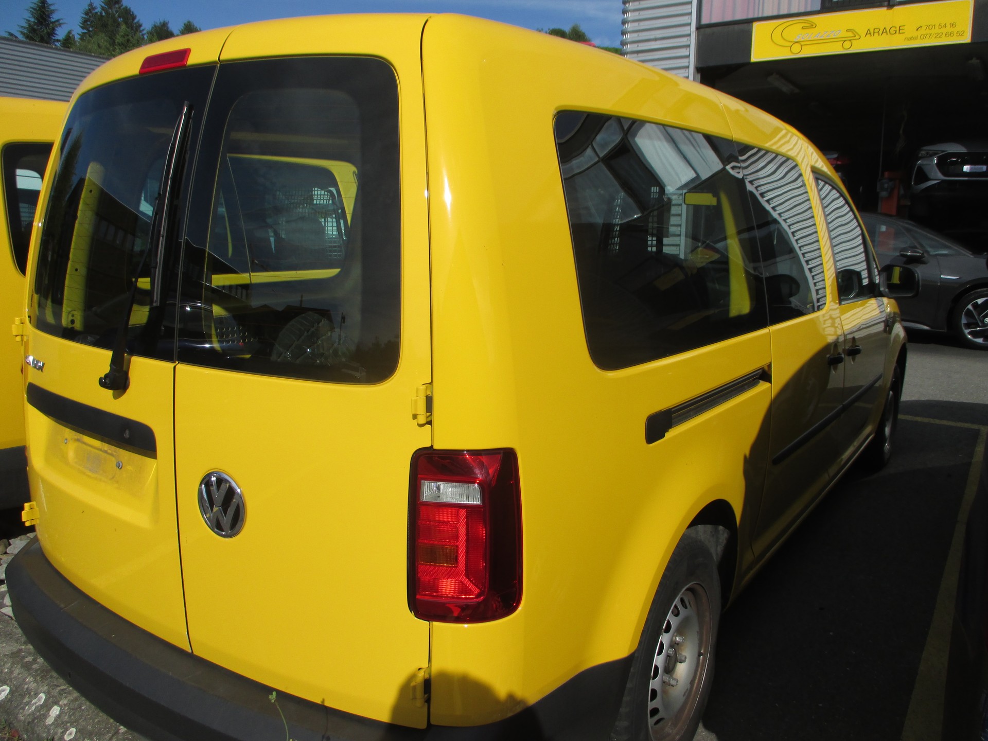 VW Caddy Maxi 1.0TSI BlueMotion Technology-image-5