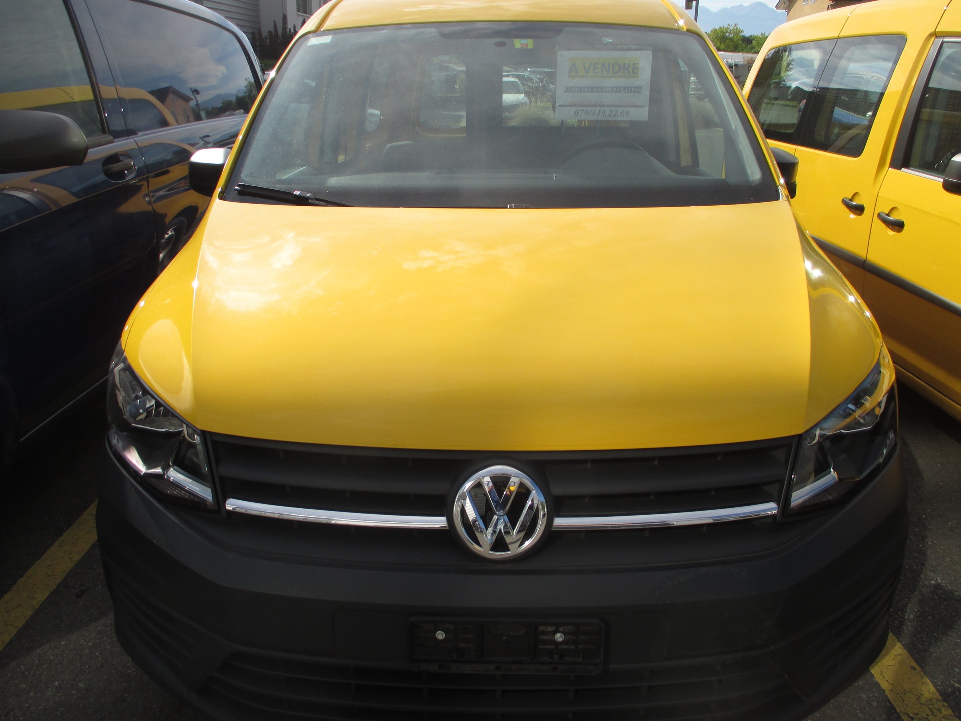 VW Caddy Maxi 1.0TSI BlueMotion Technology-image-1
