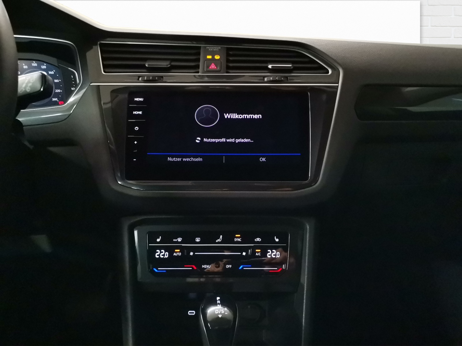 VW Tiguan 2.0 TDI SCR Elegance DSG-image-8