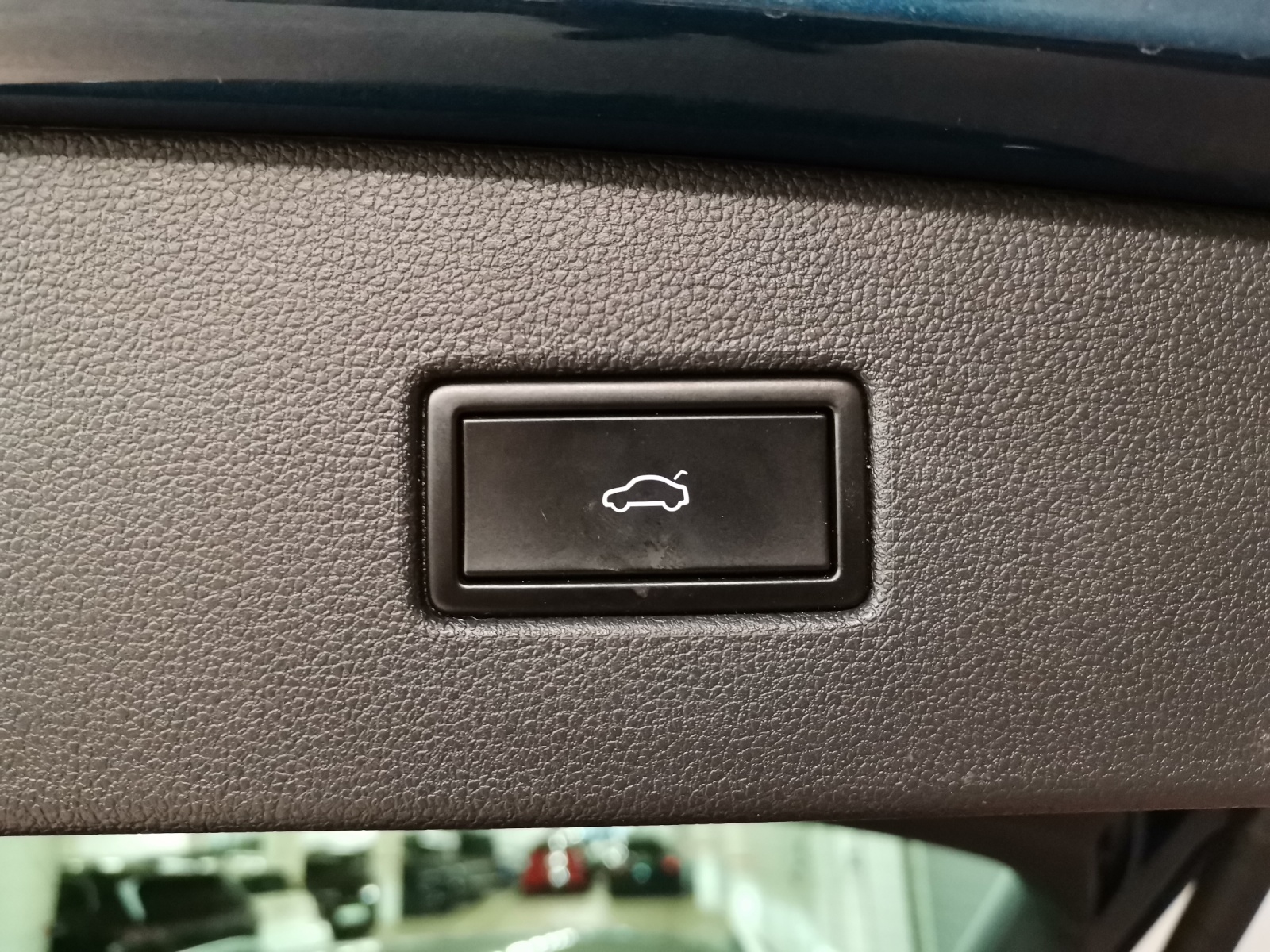 VW Tiguan 2.0 TDI SCR Elegance DSG-image-11