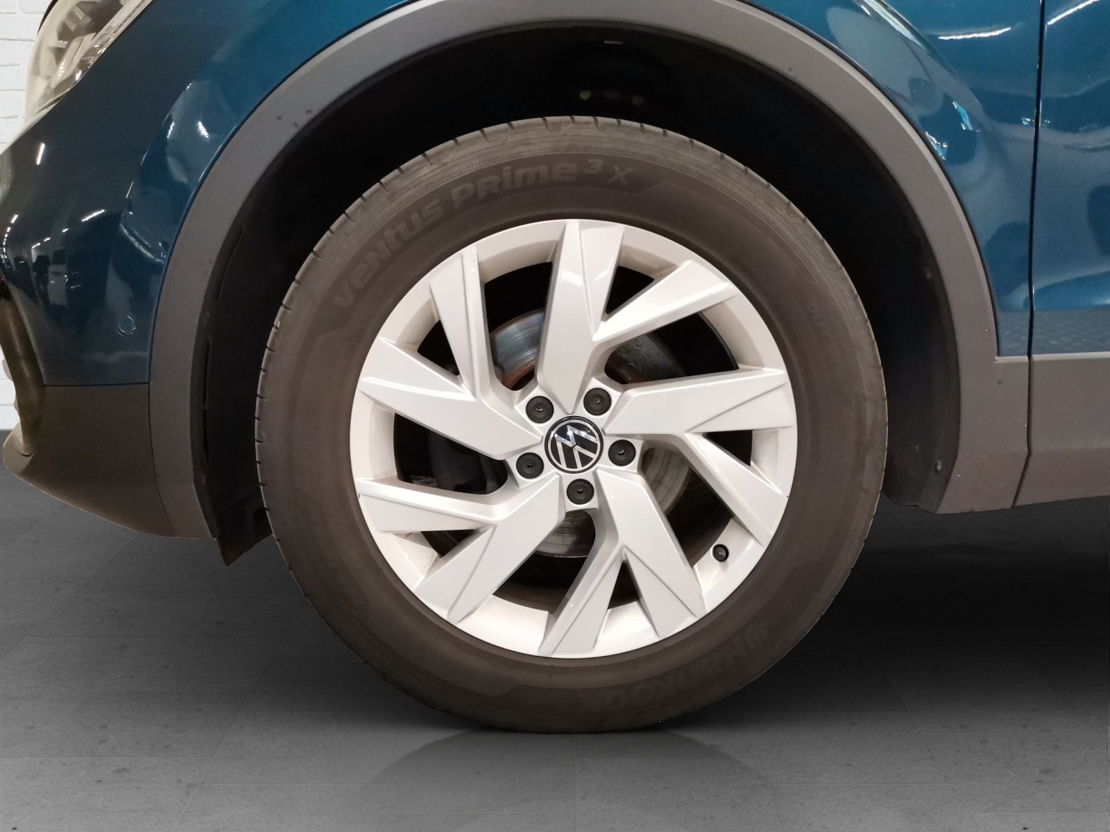 VW Tiguan 2.0 TDI SCR Elegance DSG-image-5