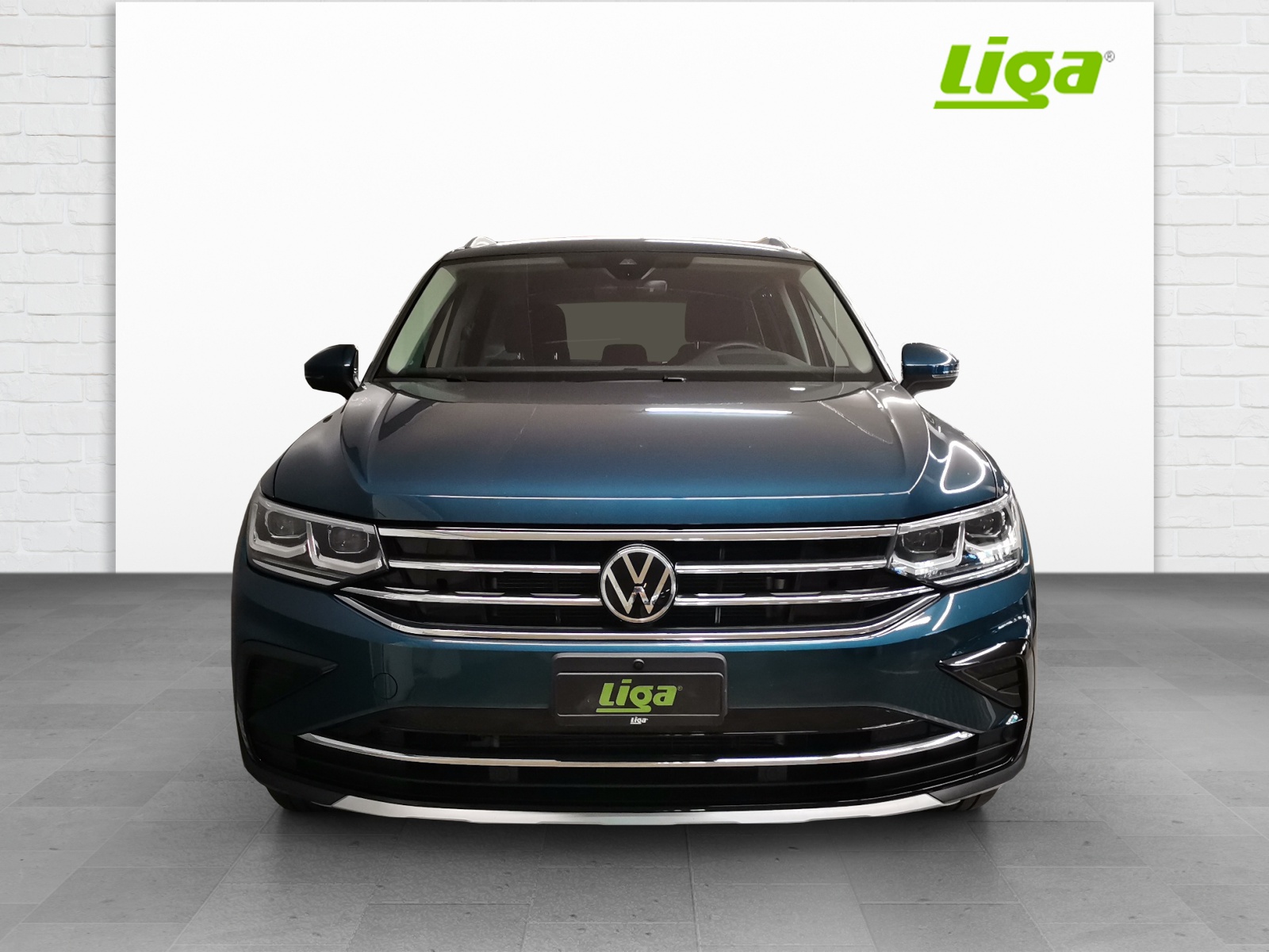 VW Tiguan 2.0 TDI SCR Elegance DSG-image-2