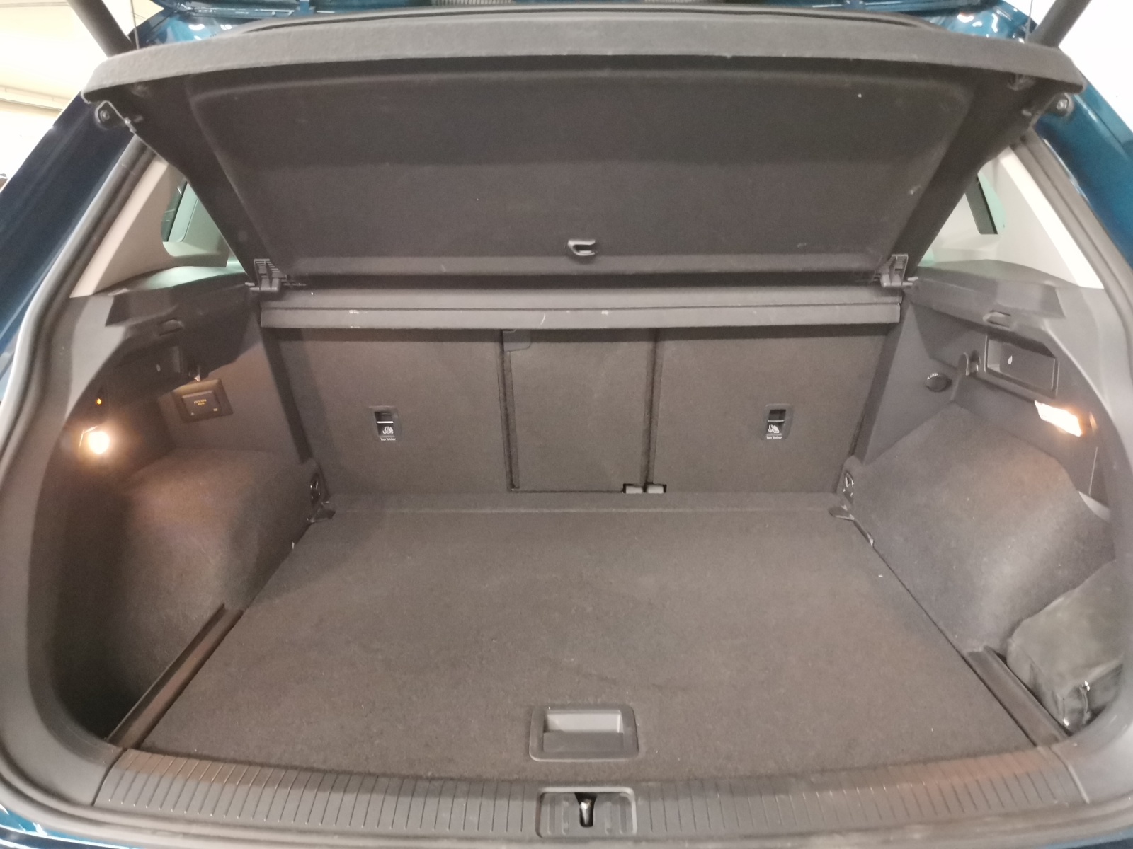 VW Tiguan 2.0 TDI SCR Elegance DSG-image-10