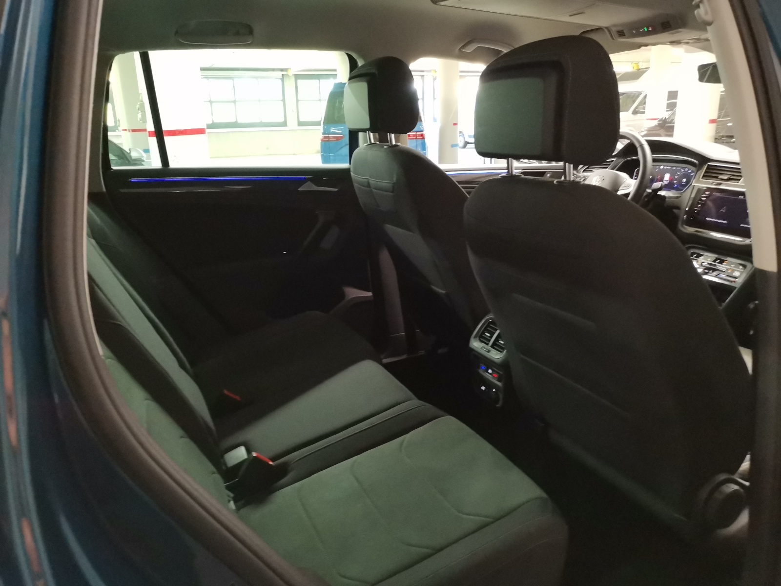 VW Tiguan 2.0 TDI SCR Elegance DSG-image-9