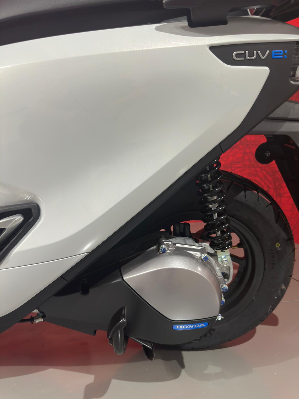 HONDA CUV:E Connected*Modell 2026*Pearl Jubilee White*-image-5
