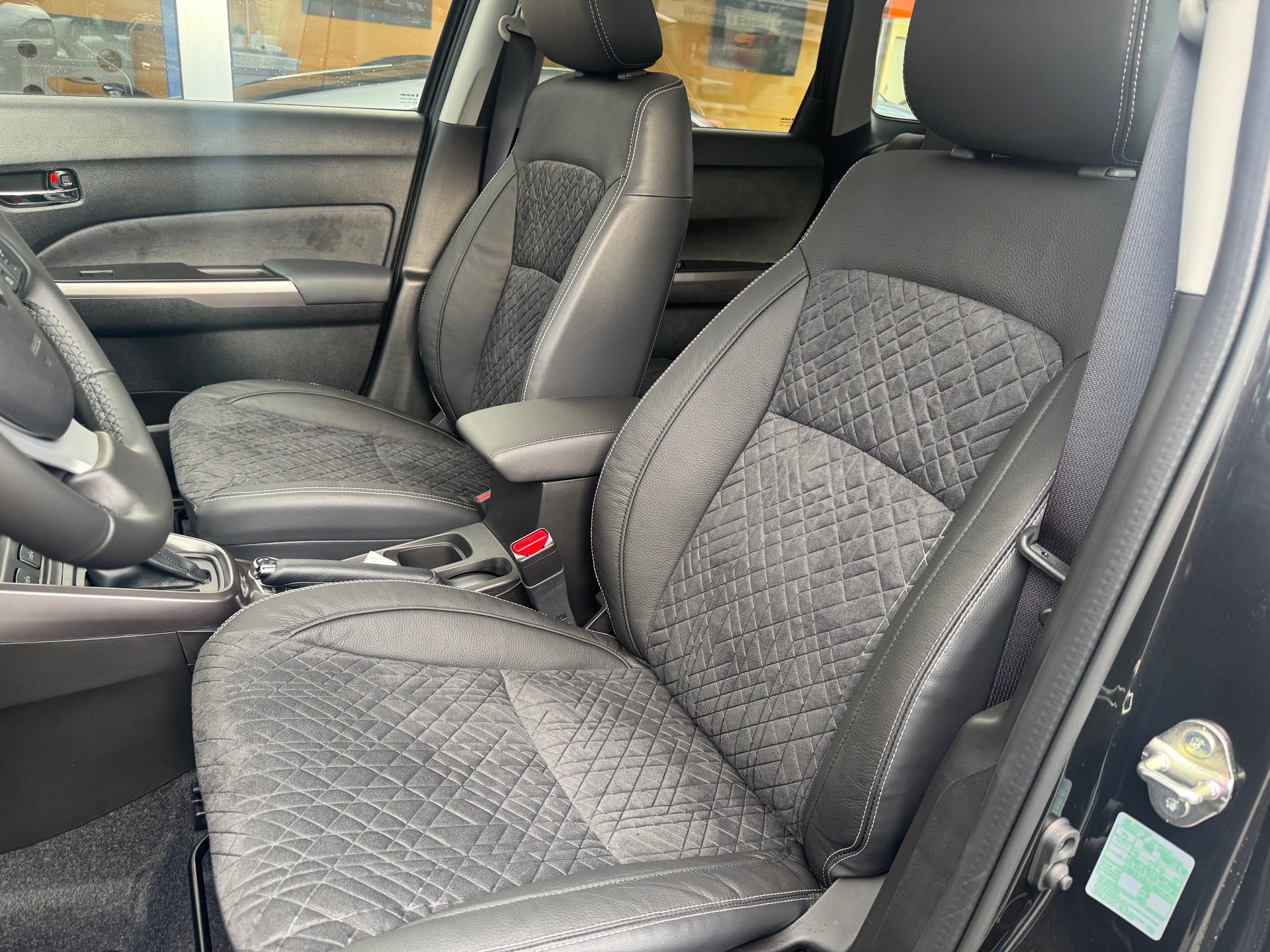SUZUKI Vitara 1.4 Boosterjet Compact Top 4x4 Hybrid Automatic-image-10