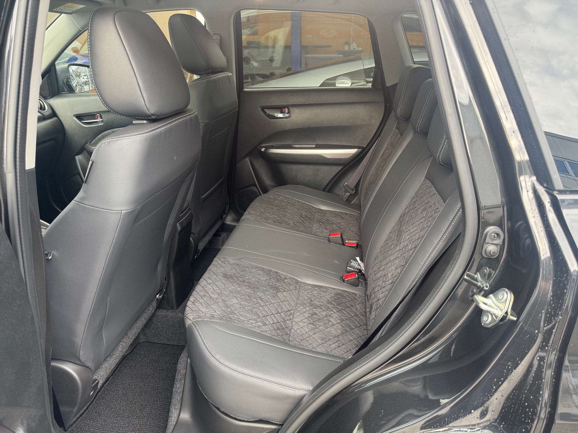 SUZUKI Vitara 1.4 Boosterjet Compact Top 4x4 Hybrid Automatic-image-12