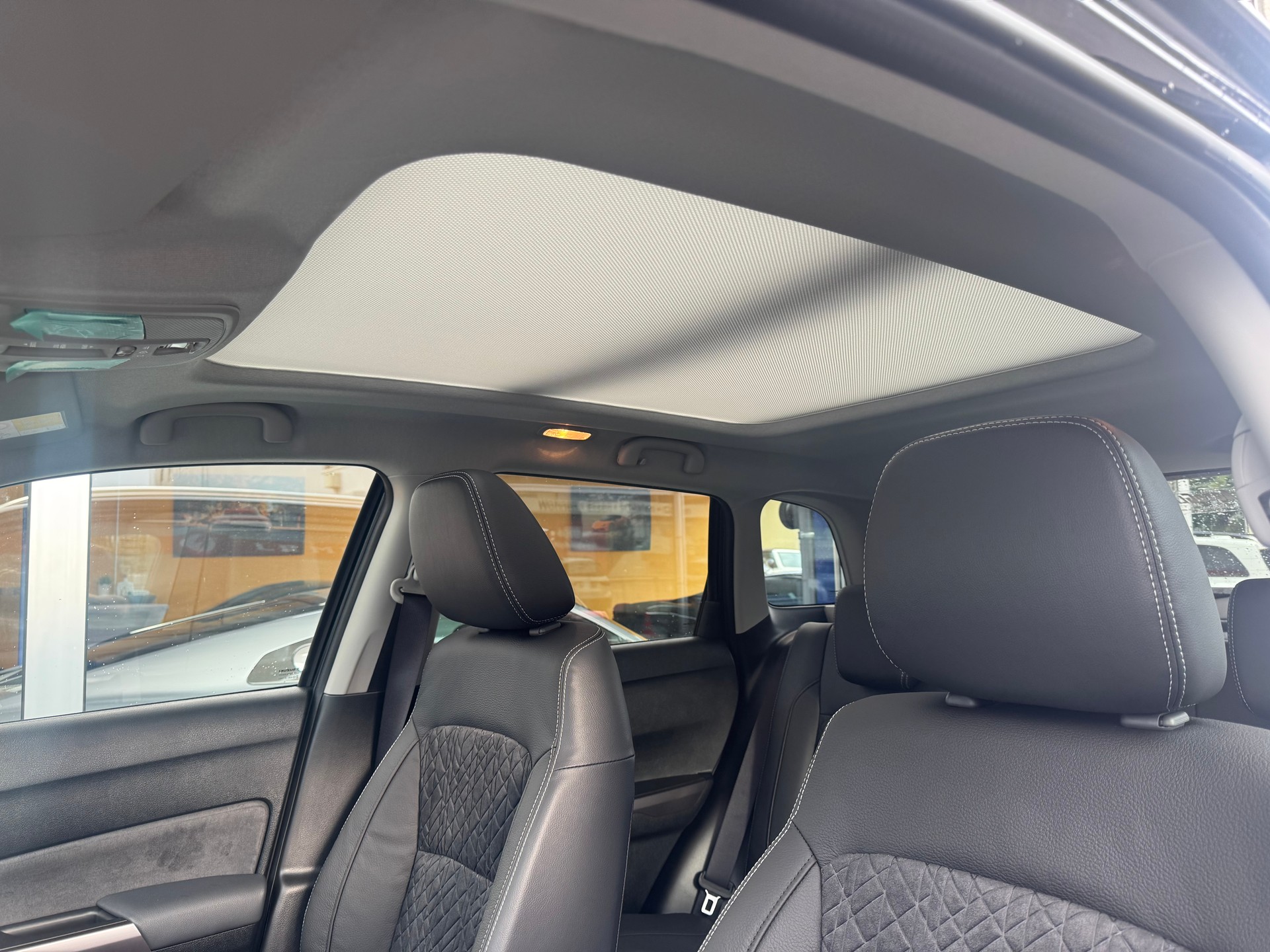 SUZUKI Vitara 1.4 Boosterjet Compact Top 4x4 Hybrid Automatic-image-11