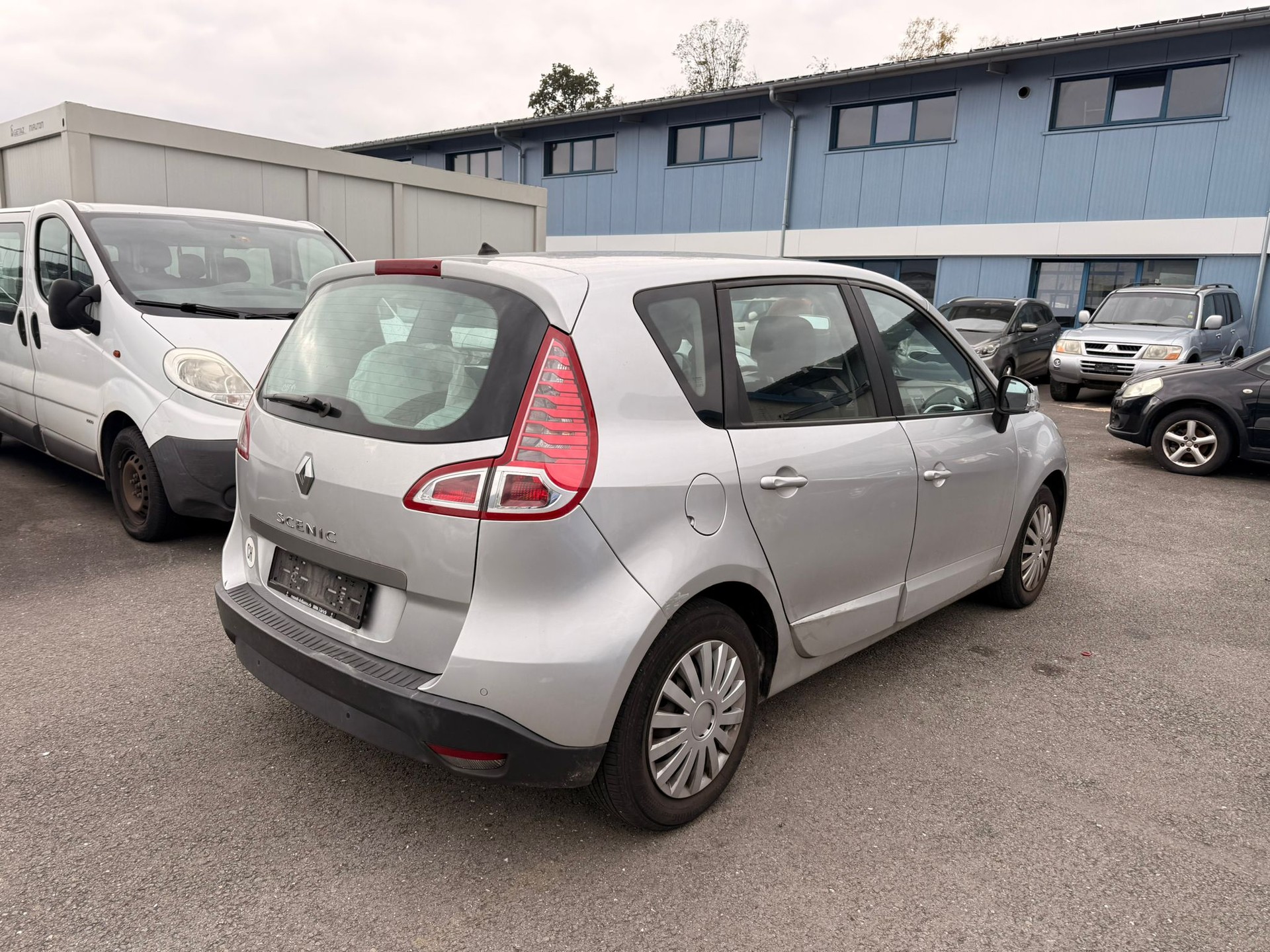RENAULT Scénic 2.0 16V Privilège X-Tronic CVT-image-5