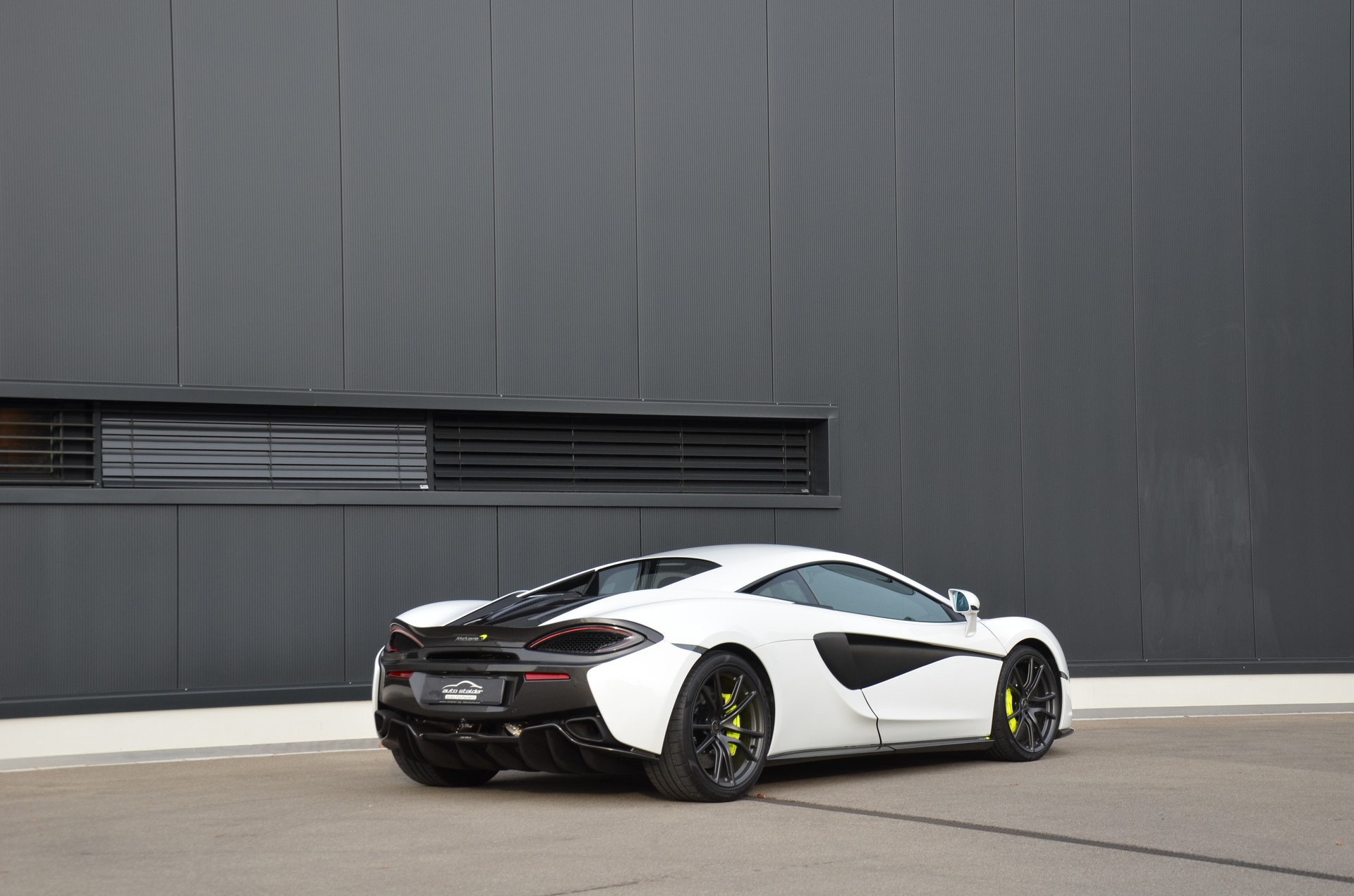 McLAREN 570S Coupé 3.8 V8 SSG-image-3