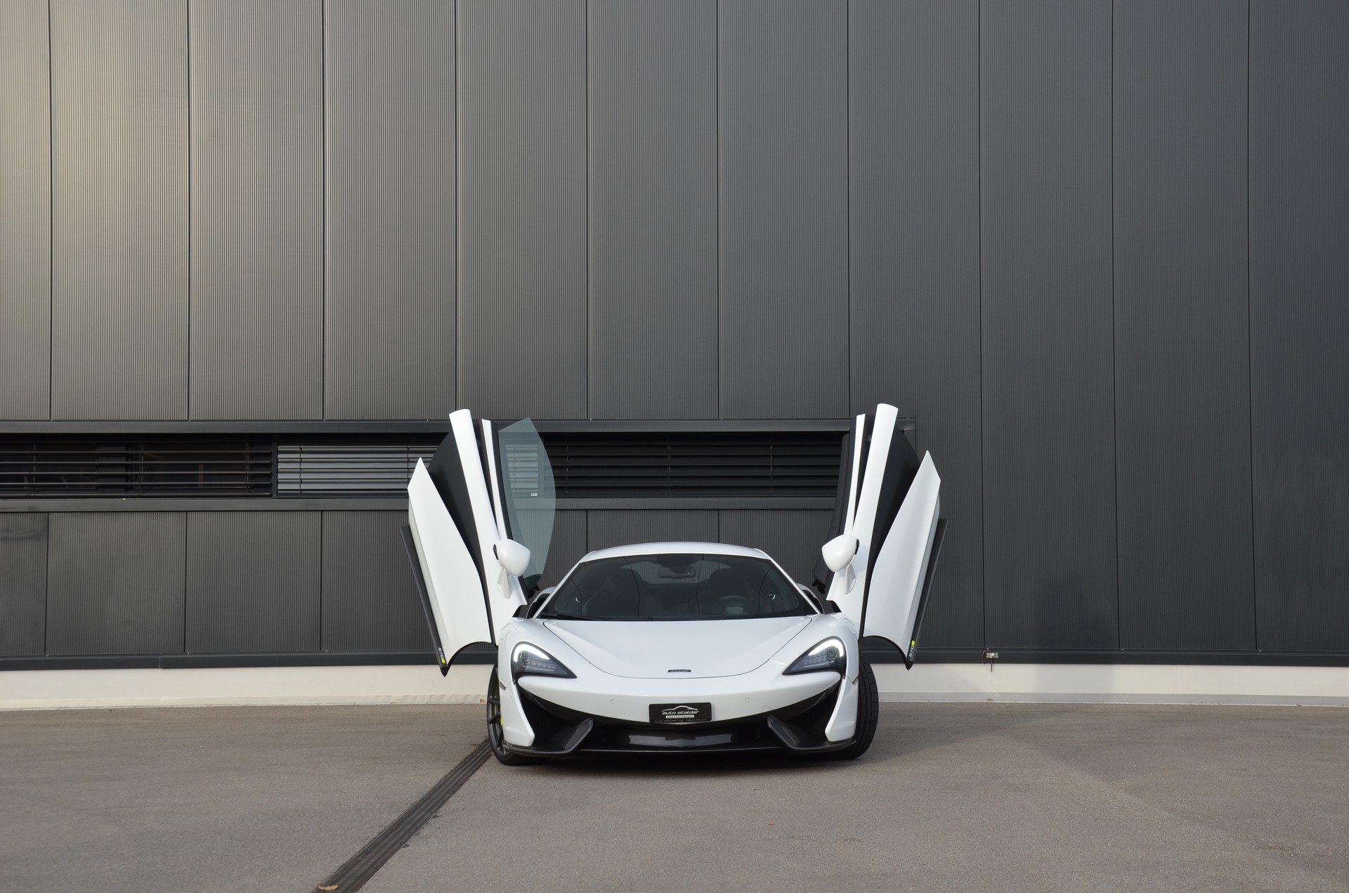 McLAREN 570S Coupé 3.8 V8 SSG-image-8