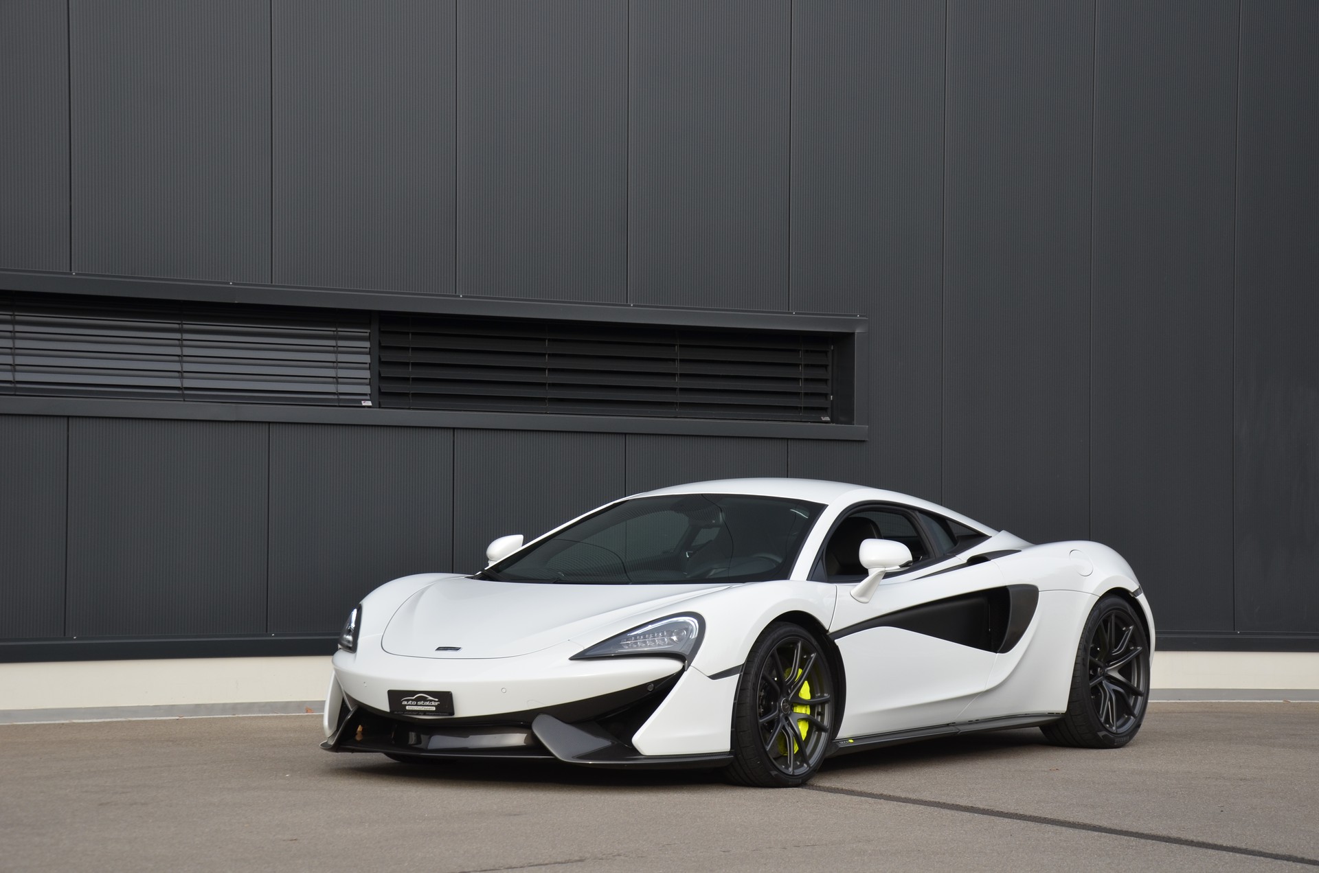 McLAREN 570S Coupé 3.8 V8 SSG-image-0