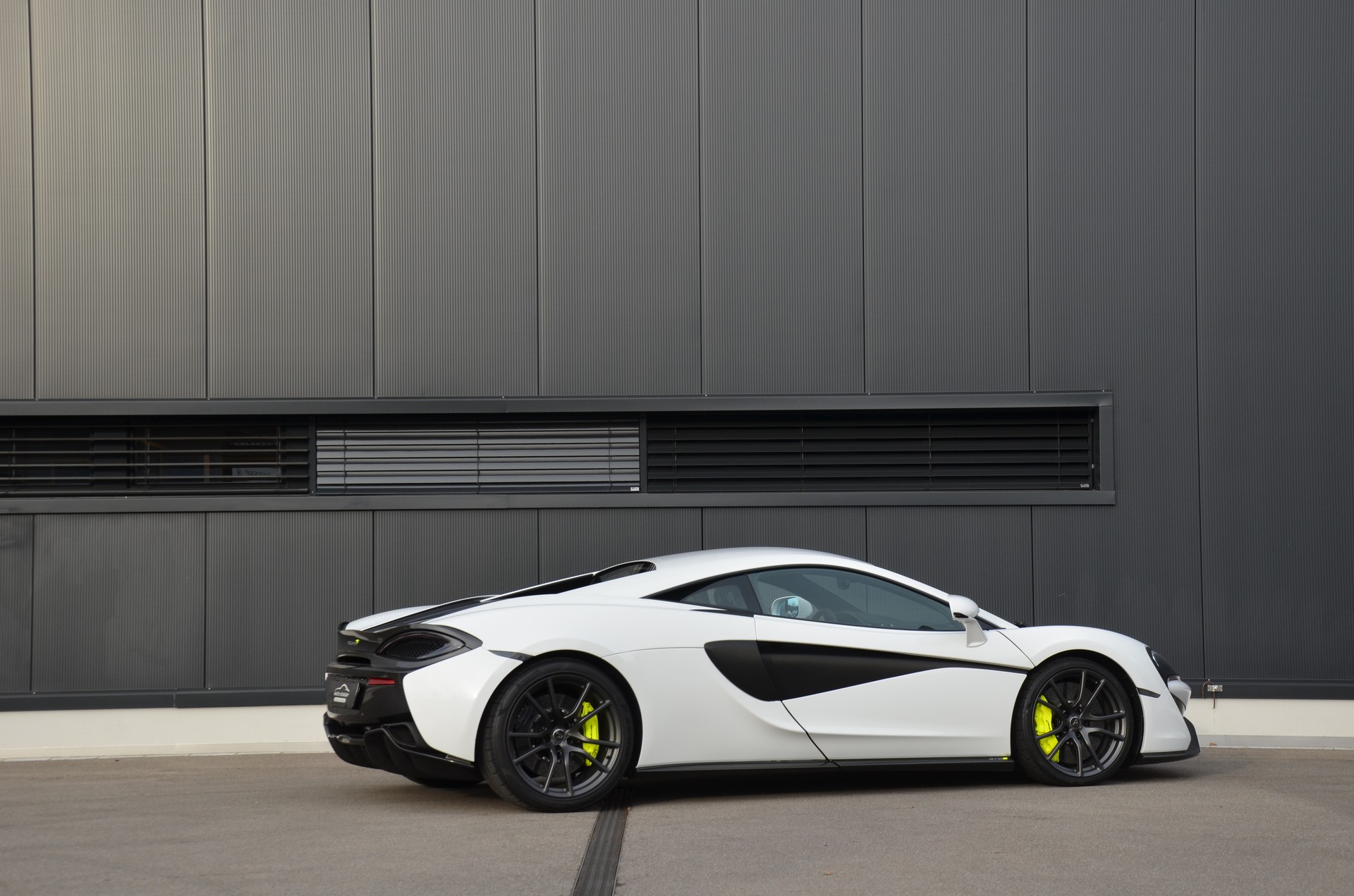 McLAREN 570S Coupé 3.8 V8 SSG-image-4