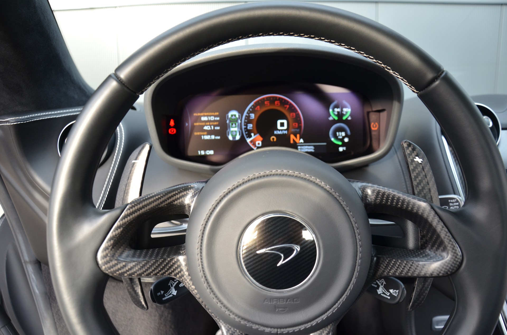 McLAREN 570S Coupé 3.8 V8 SSG-image-17