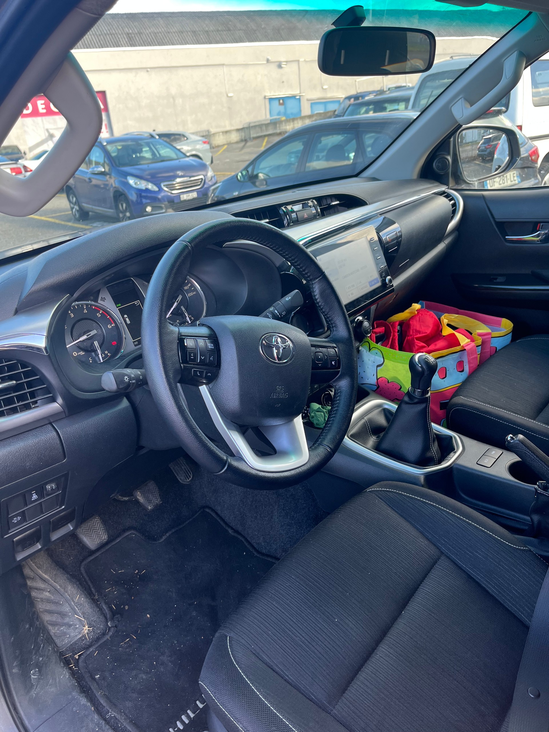 TOYOTA Hilux 2.4D-4D Style Double Cab 4x4-image-4
