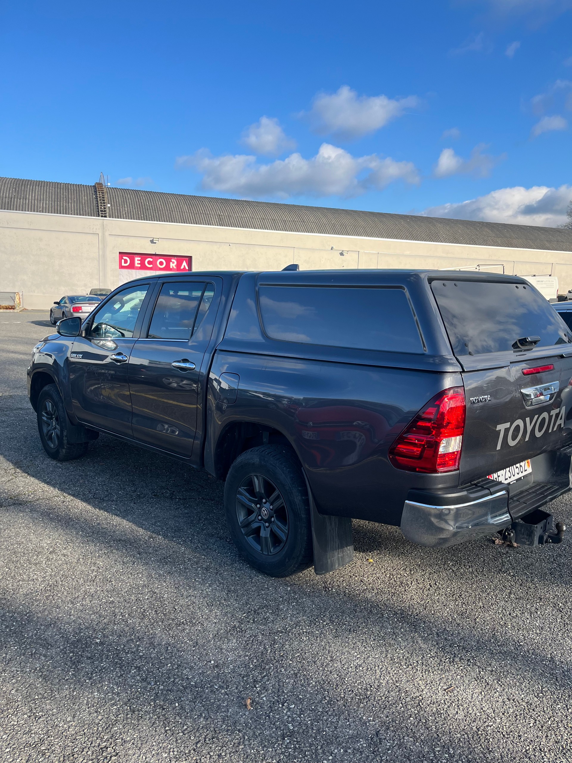 TOYOTA Hilux 2.4D-4D Style Double Cab 4x4-image-2