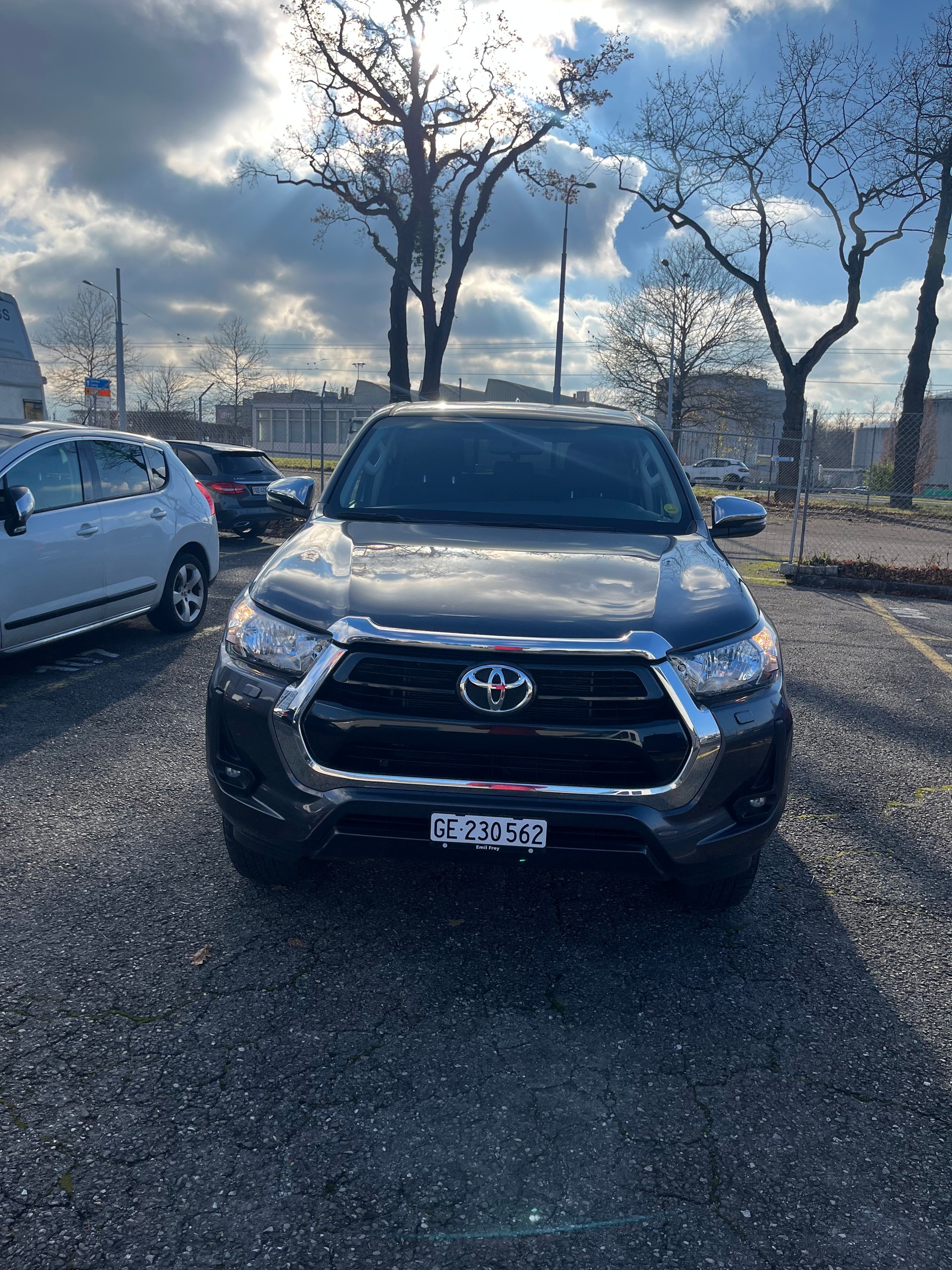 TOYOTA Hilux 2.4D-4D Style Double Cab 4x4-image-0