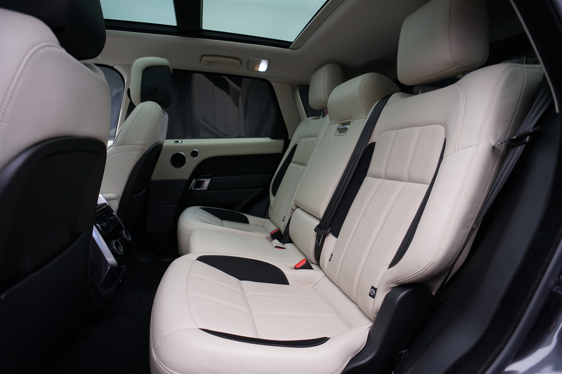 LAND ROVER Range Rover Sport 5.0 V8 S/C HSE Dynamic Automatic *CH-Fahrzeug* *Panoramadach* *Meridian Soundsystem*-image-18