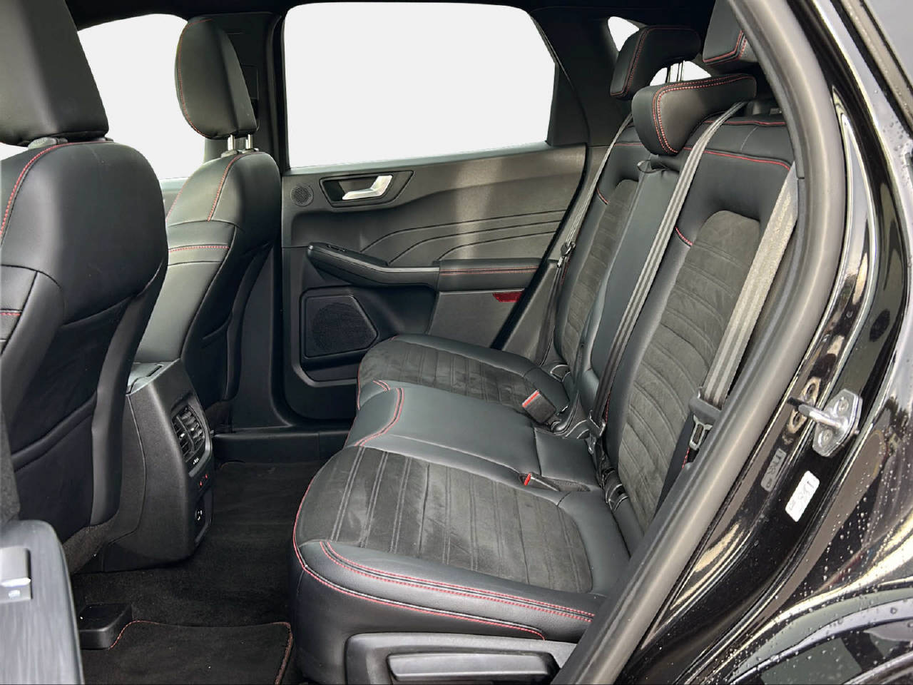 FORD Kuga 2.5 Plug-in Hybrid ST-Line X-image-12