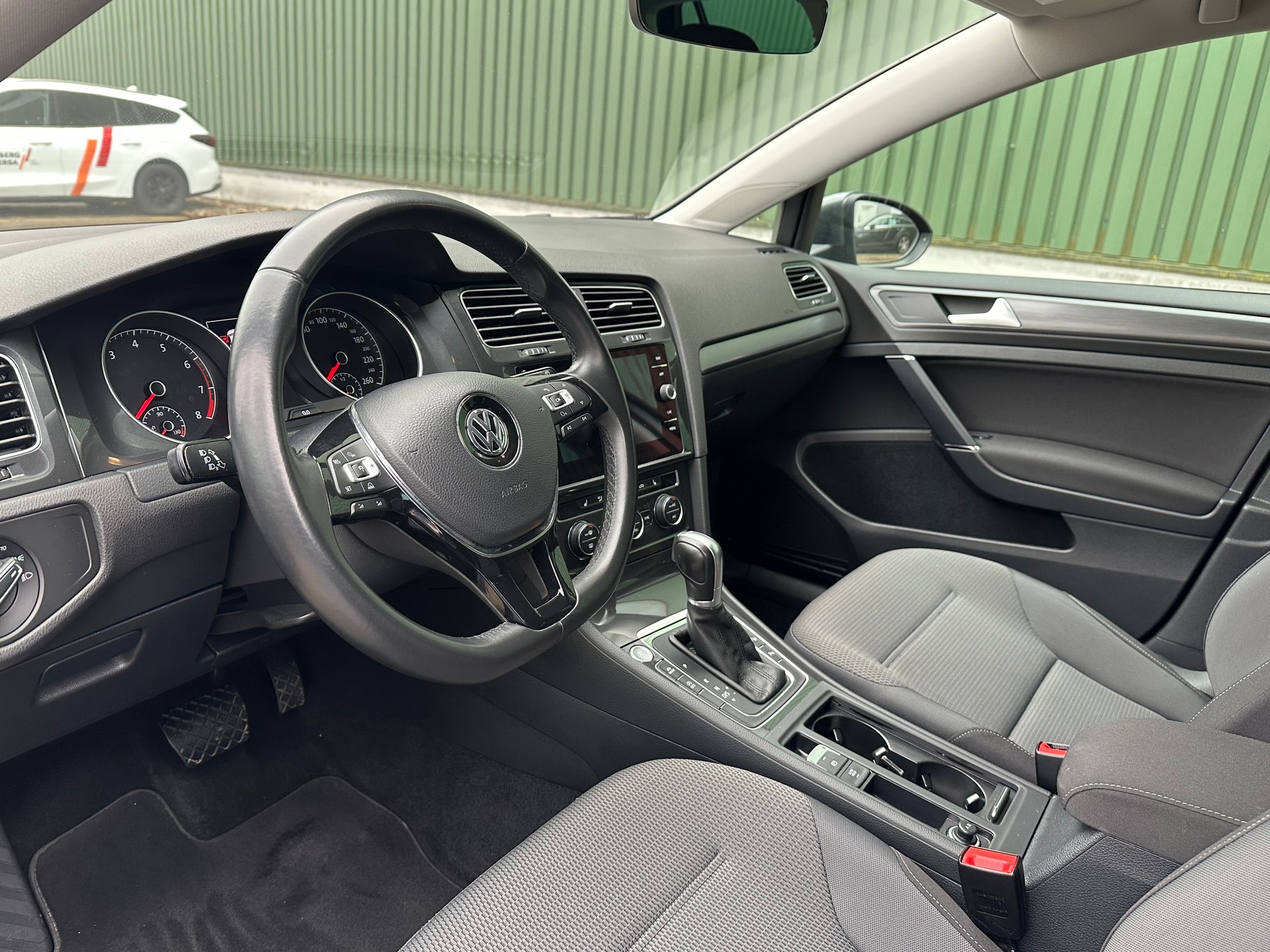 VW Golf 1.4 TSI Highline DSG-image-8