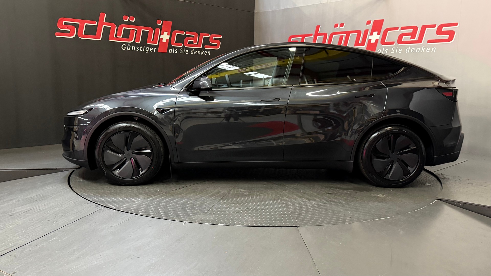 TESLA Model Y LR Premium AWD MY27 AHK-image-2