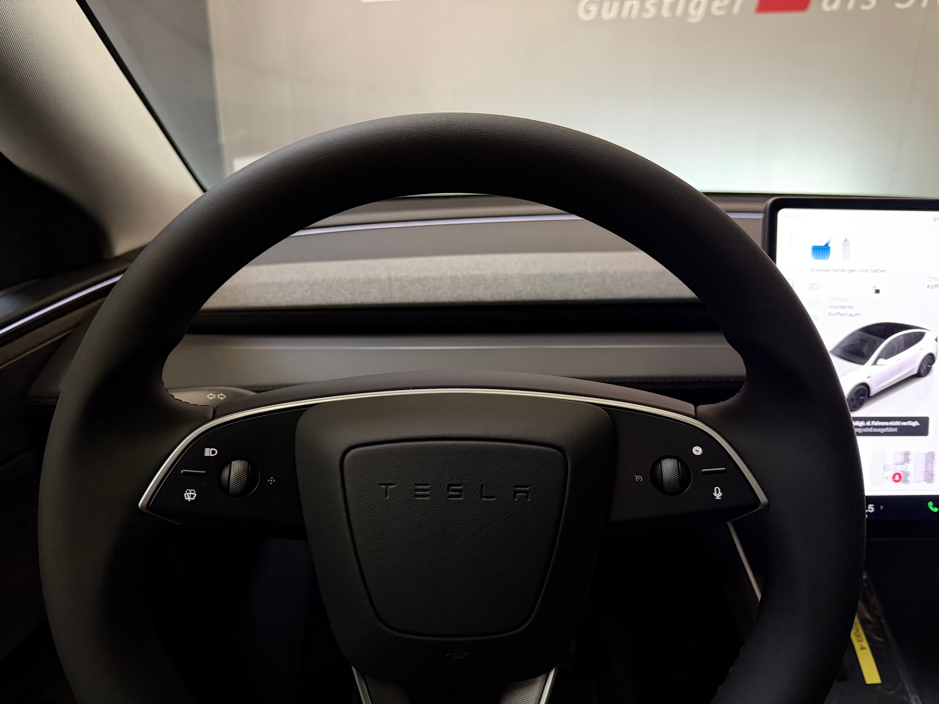 TESLA Model Y LR Premium AWD MY27 AHK-image-25