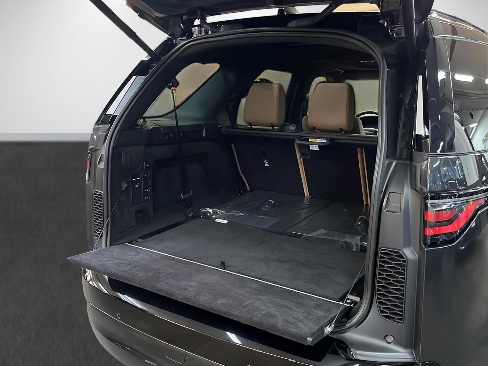 LAND ROVER Discovery 3.0 D I6 250 Dynamic HSE-image-14