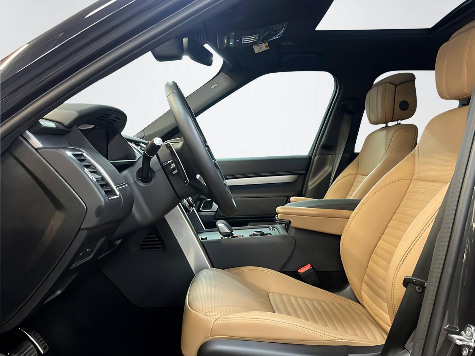 LAND ROVER Discovery 3.0 D I6 250 Dynamic HSE-image-9