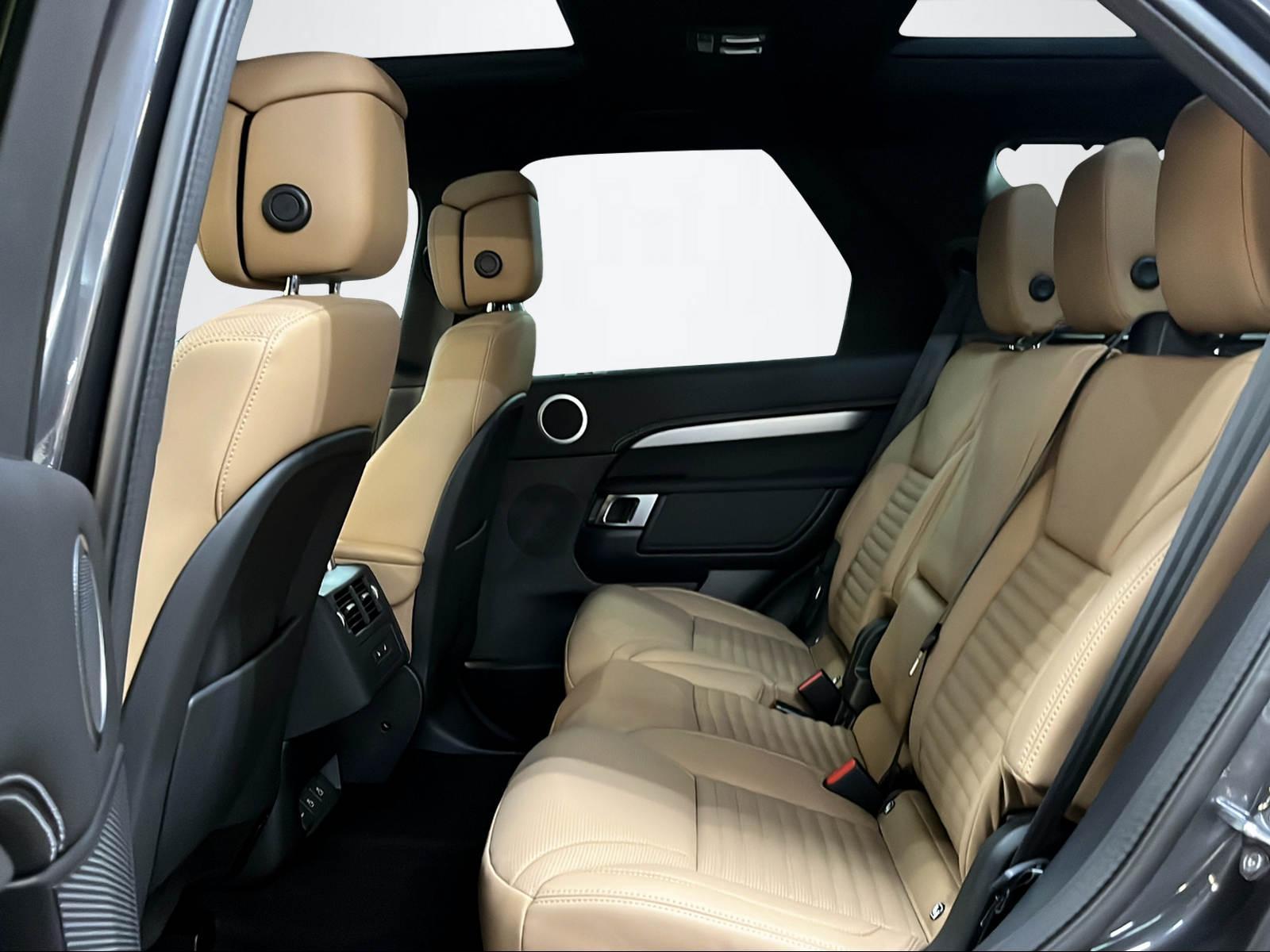 LAND ROVER Discovery 3.0 D I6 250 Dynamic HSE-image-10