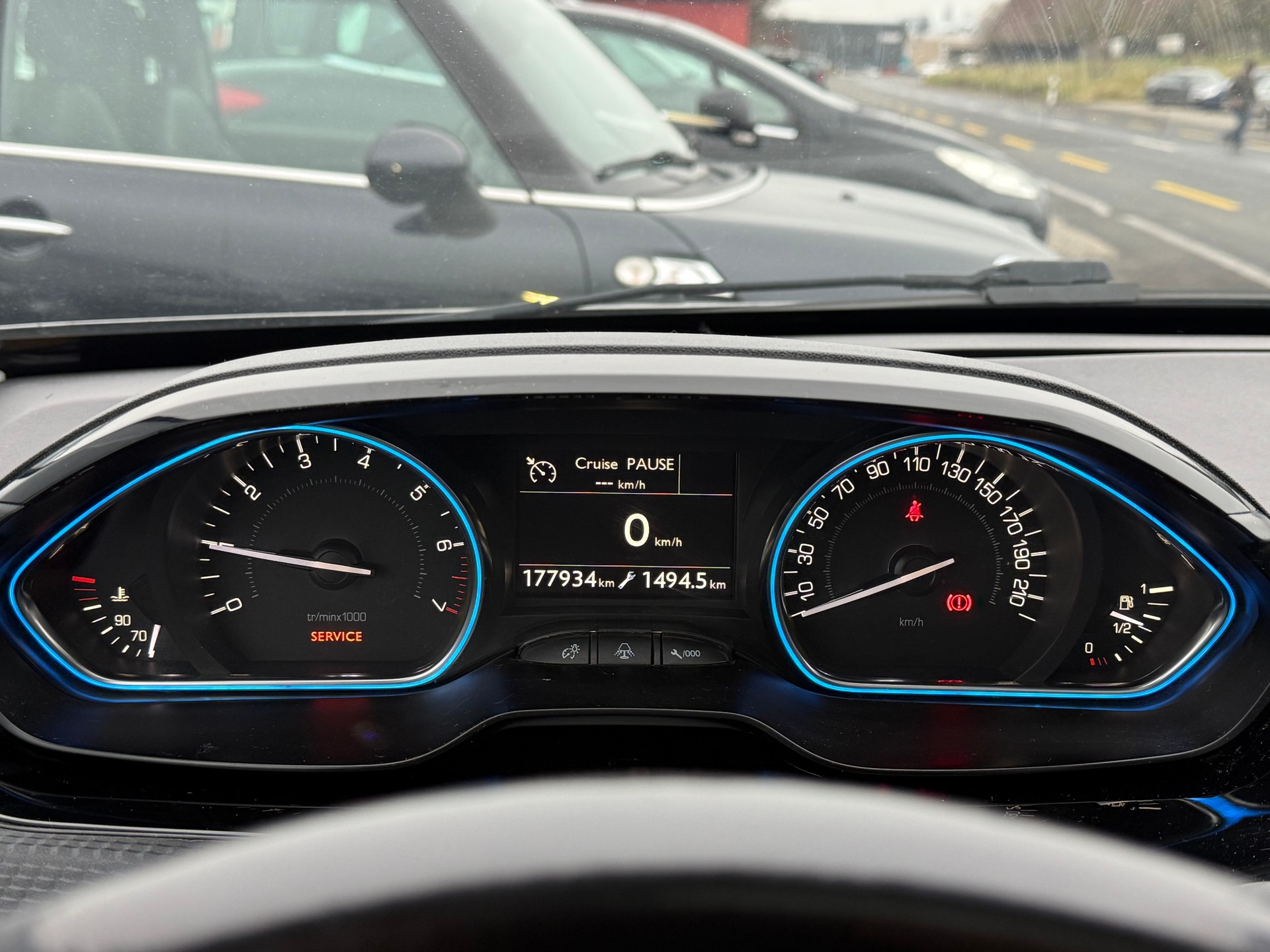 PEUGEOT 2008 1.2 PureTech Active-image-7