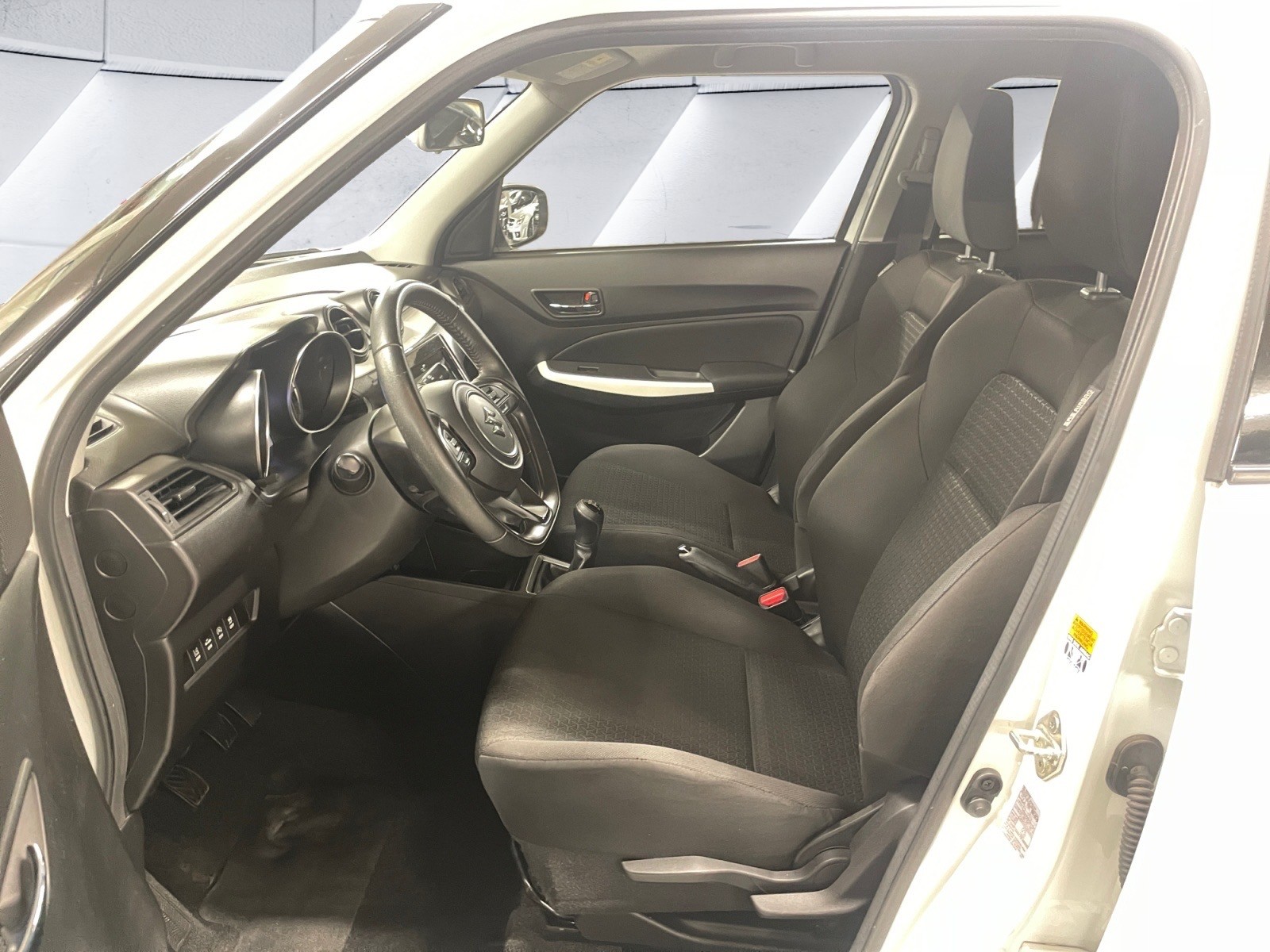 SUZUKI Swift 1.0 12V SHVS Compact Top Hybrid-image-12
