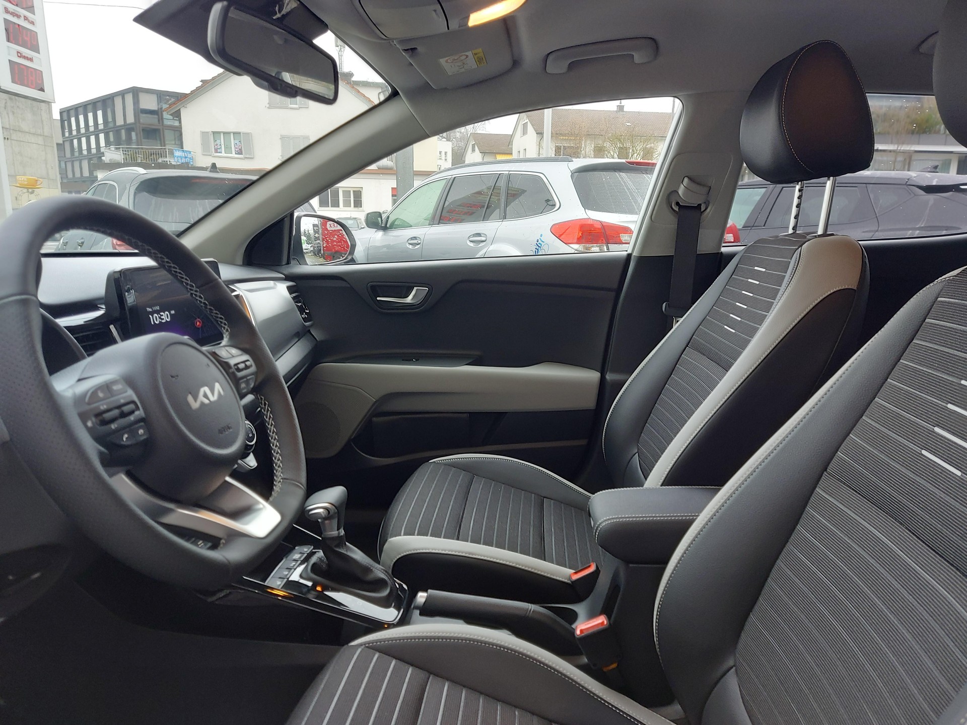 KIA Stonic 1.0 T-GDi Power Edition-image-14