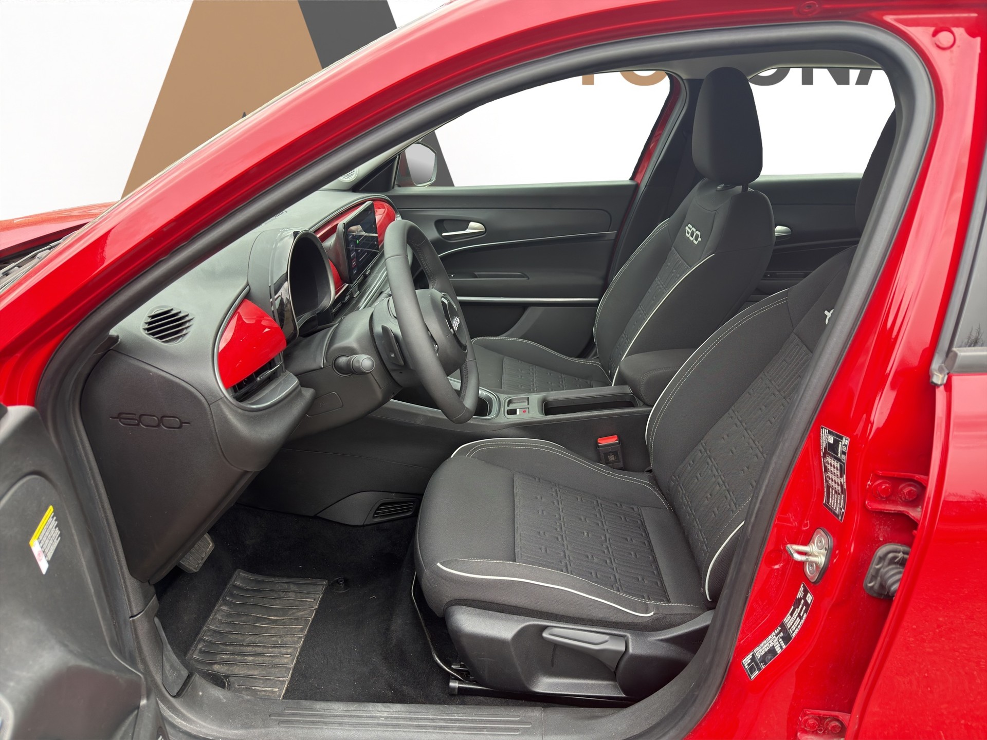 FIAT 600 1.2 Hybrid MHEV 145 Cult-image-8