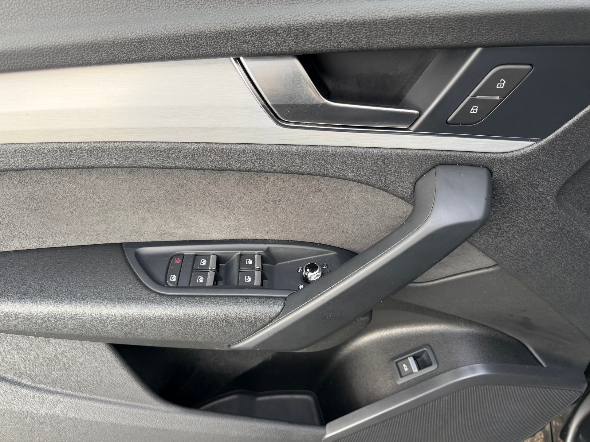 AUDI SQ5 TDI quattro tiptronic-image-14